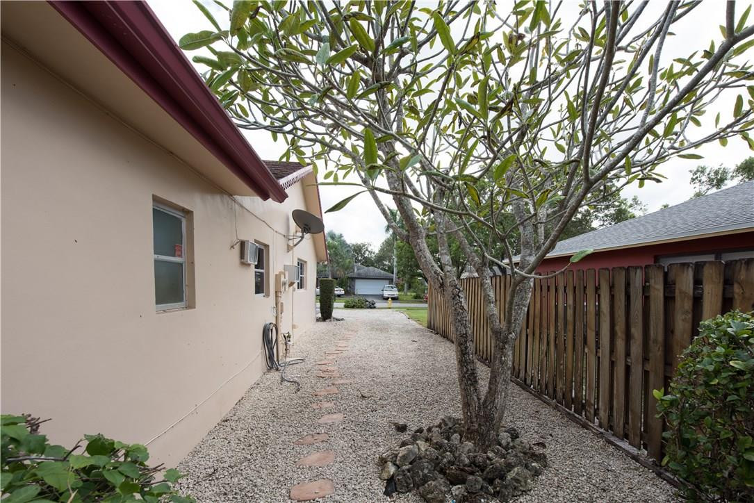 New Orleans Villas 81-21 - Residential