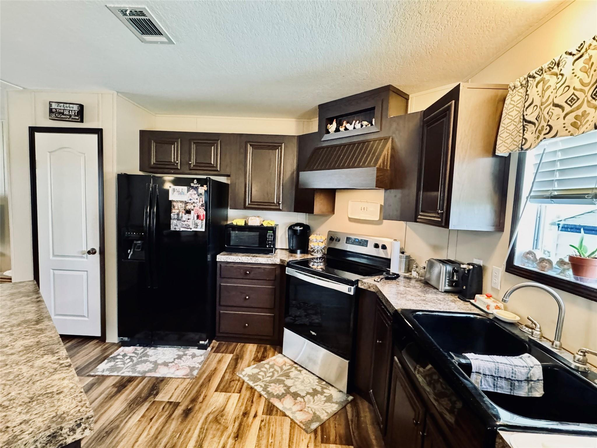 PALM VILLAGE RANCH - Residential