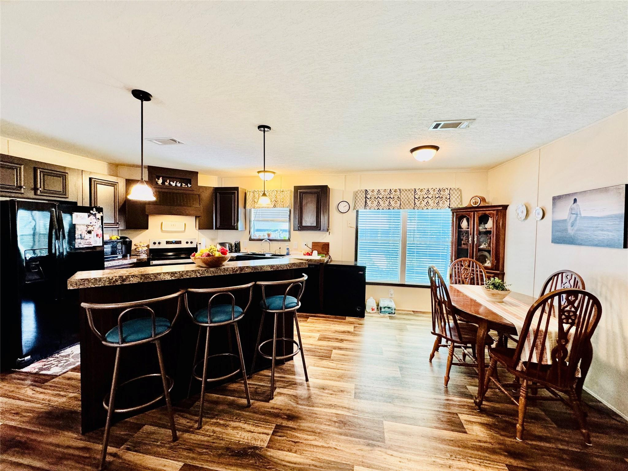 PALM VILLAGE RANCH - Residential