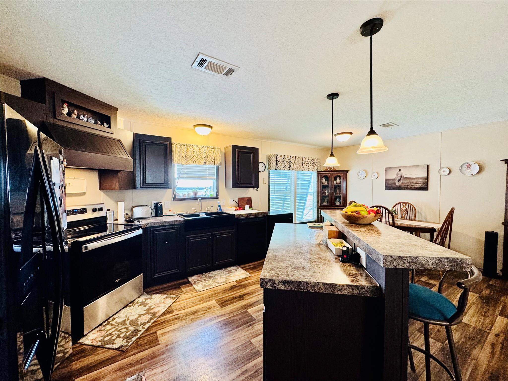 PALM VILLAGE RANCH - Residential
