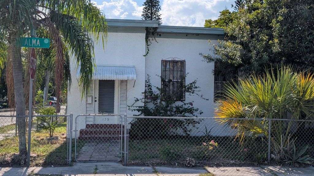 Photo of 139 Alma Court, Fort Pierce, FL 34950 (MLS # R11124097)