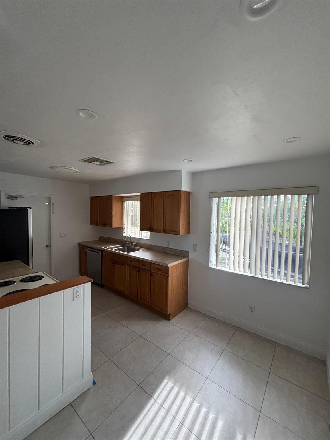 TOWN OF DEERFIELD - Residential Lease