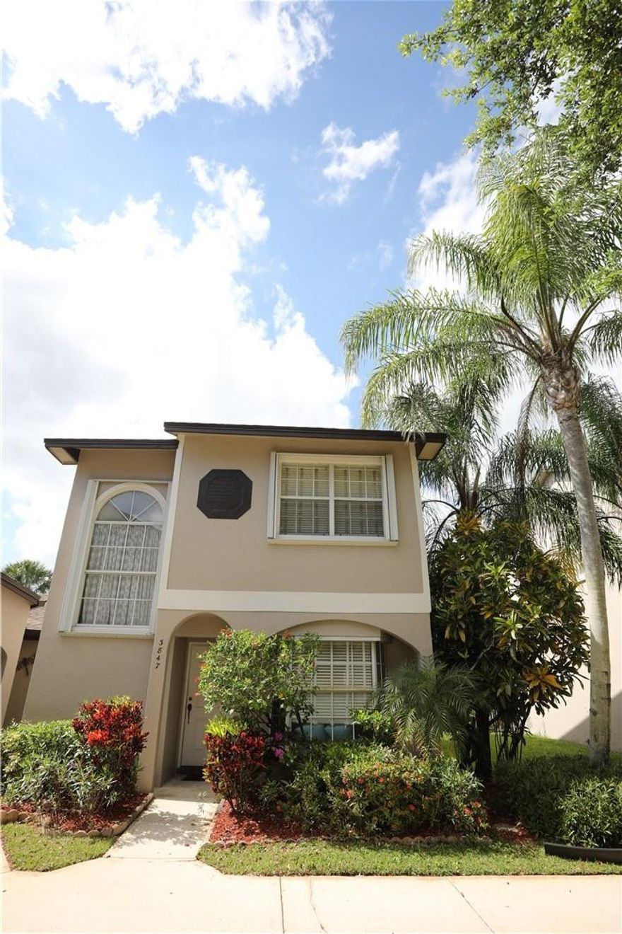 Large spacious townhome in a friendly neighborhood. Minutes to sawgrass mills mall and Sawgrass Expressway......Carpet Upstairs was replaced with laminate flooring ....... Available June 1, 2022........ No pets ......$150 HOA App fee, $250 HOA App fee for married couple...DO NOT DISTURB THE TENANTS