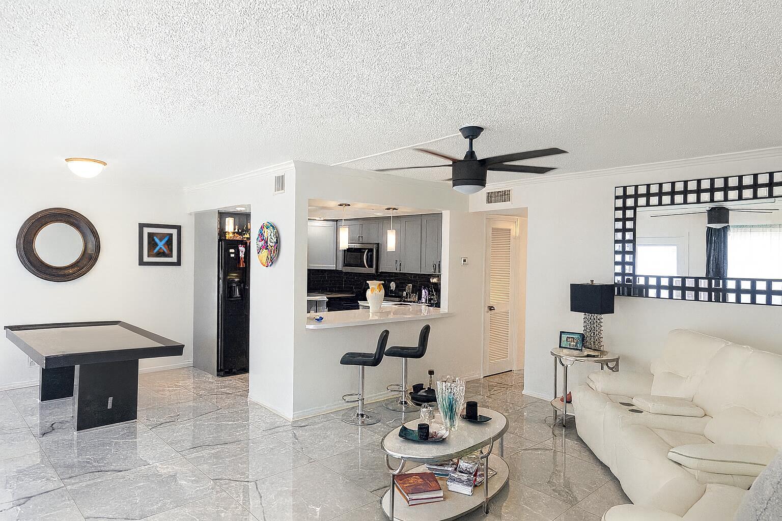 View photos, virtual tours, details... 202 Wellington M