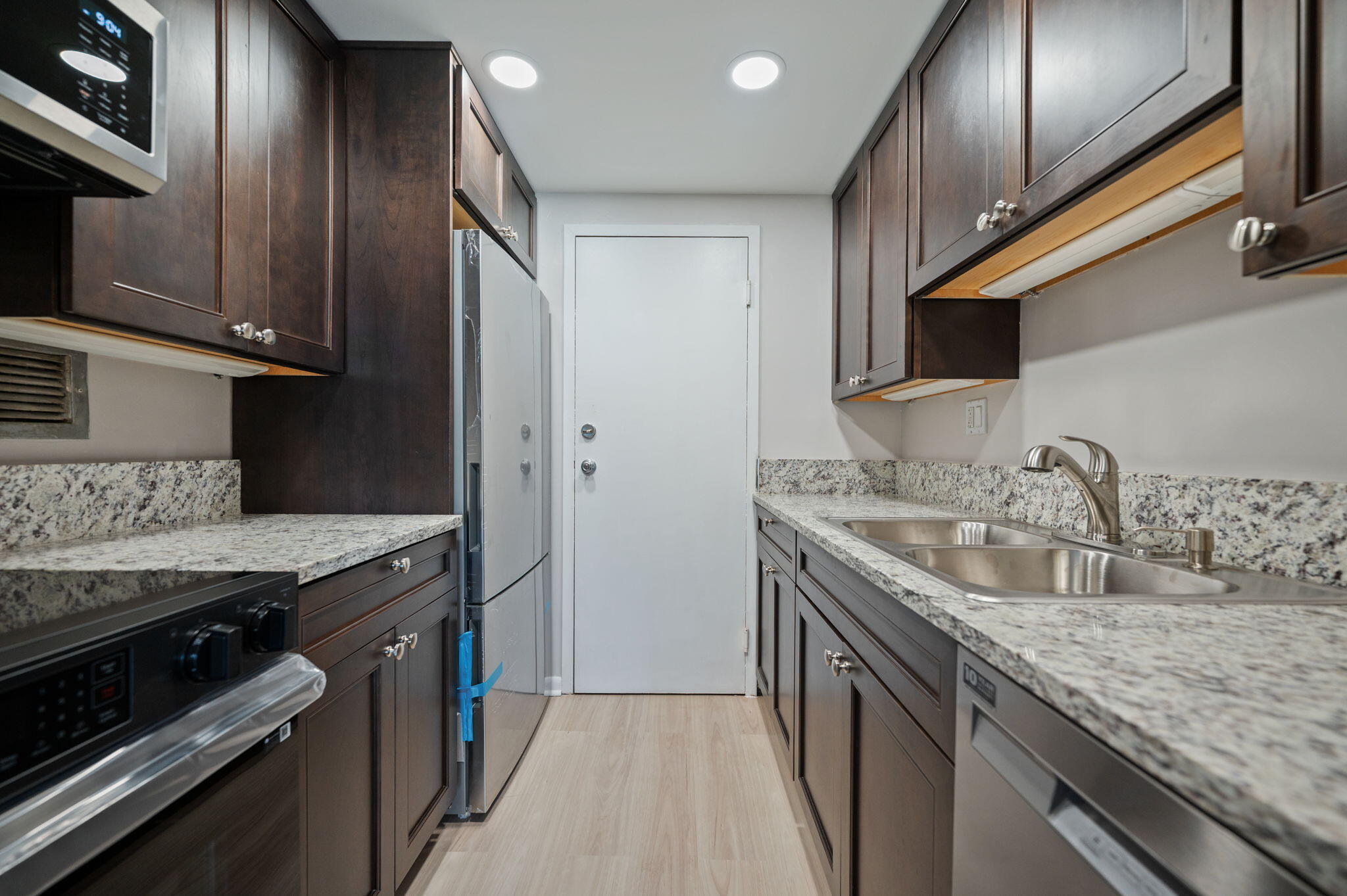 VICTORIA PARK TOWER CONDO - Residential