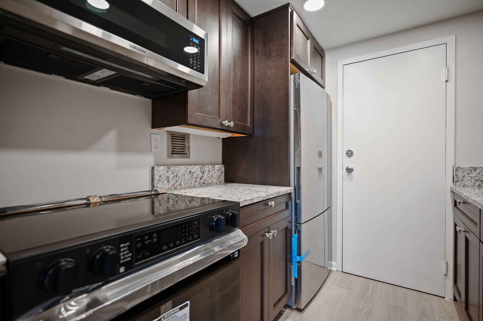 VICTORIA PARK TOWER CONDO - Residential