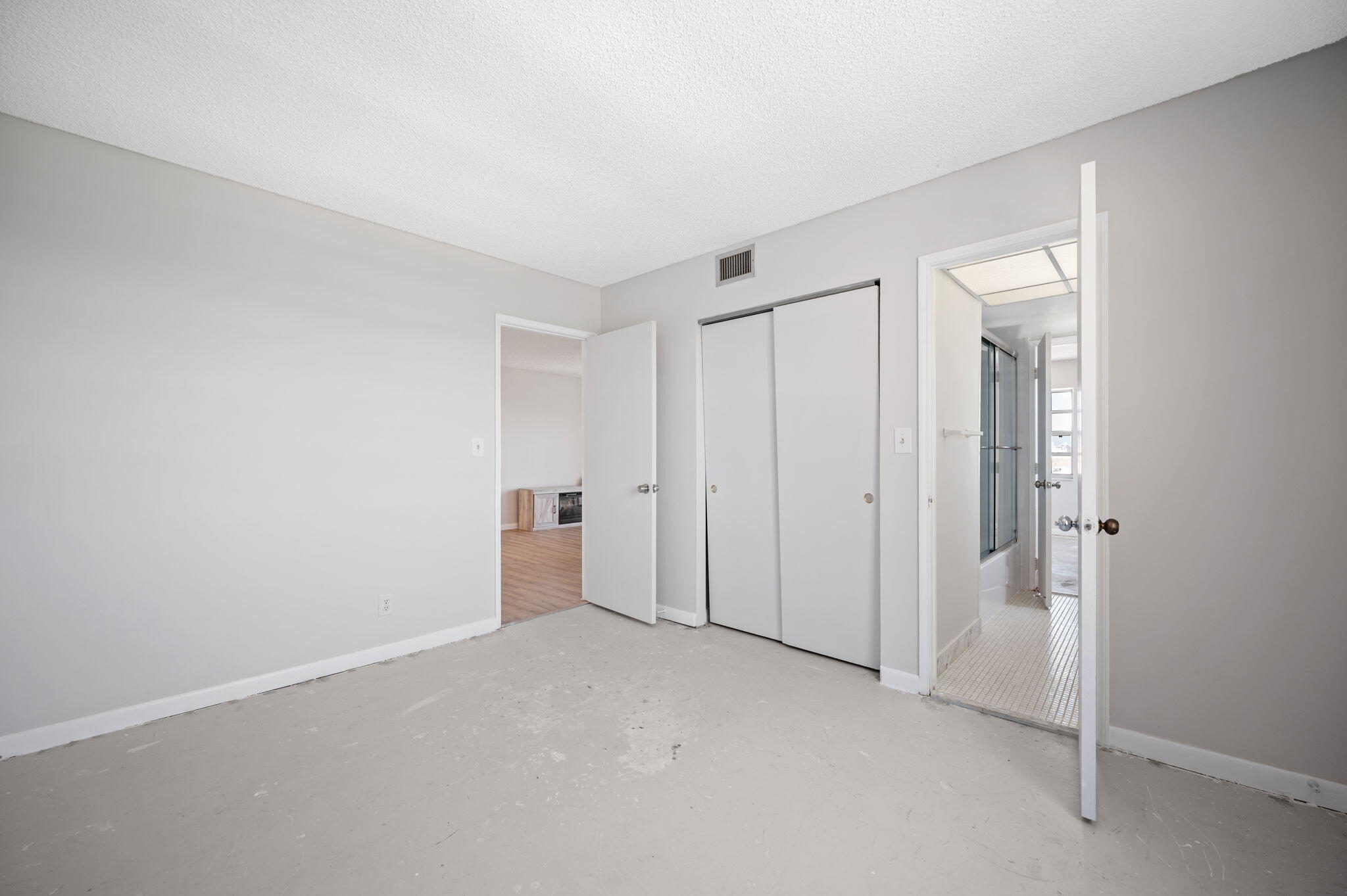 VICTORIA PARK TOWER CONDO - Residential