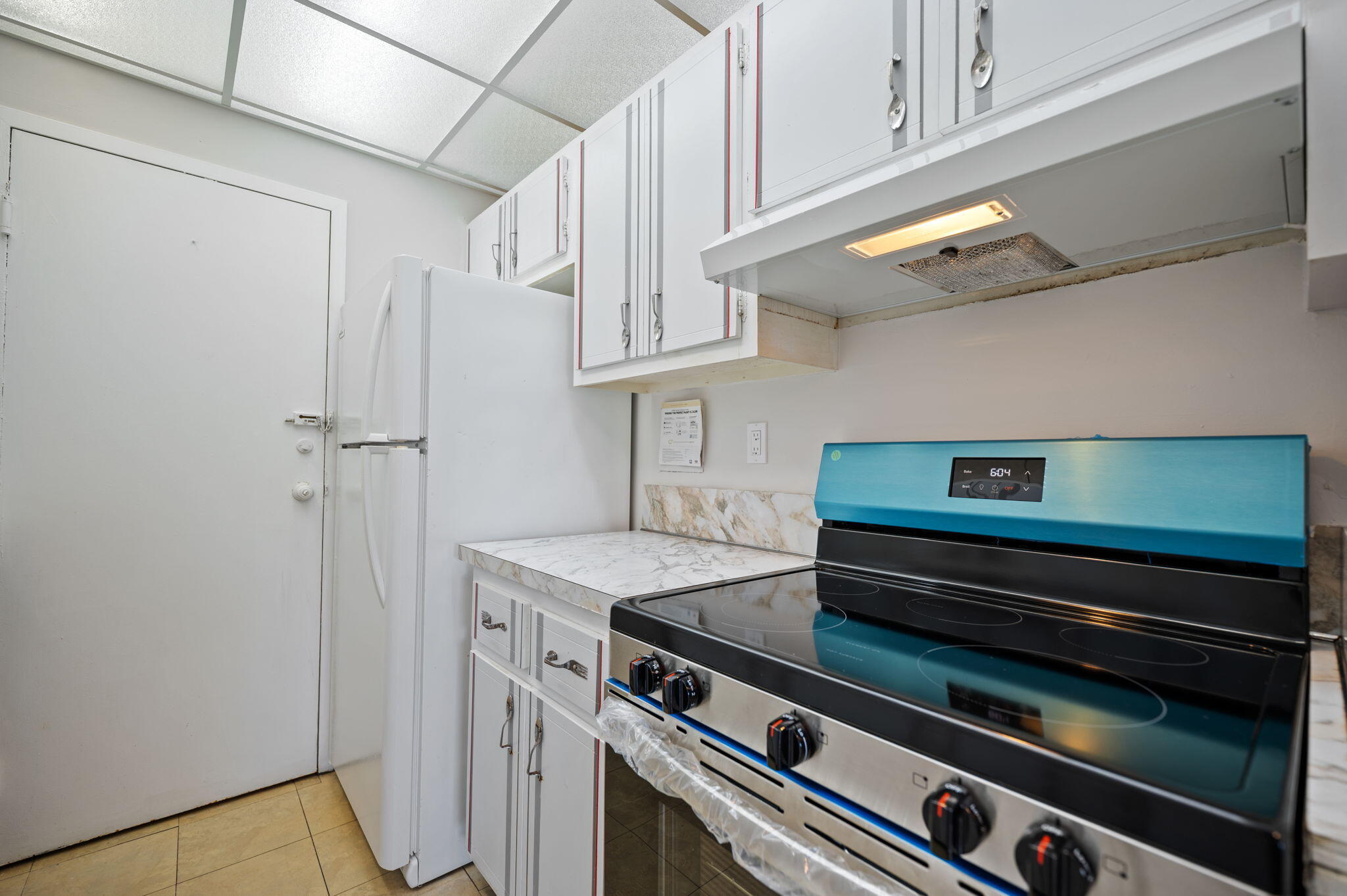 VICTORIA PARK TOWER CONDO - Residential