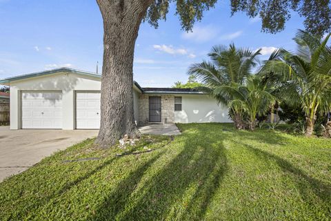 333 Masters Road Palm Springs FL 33461