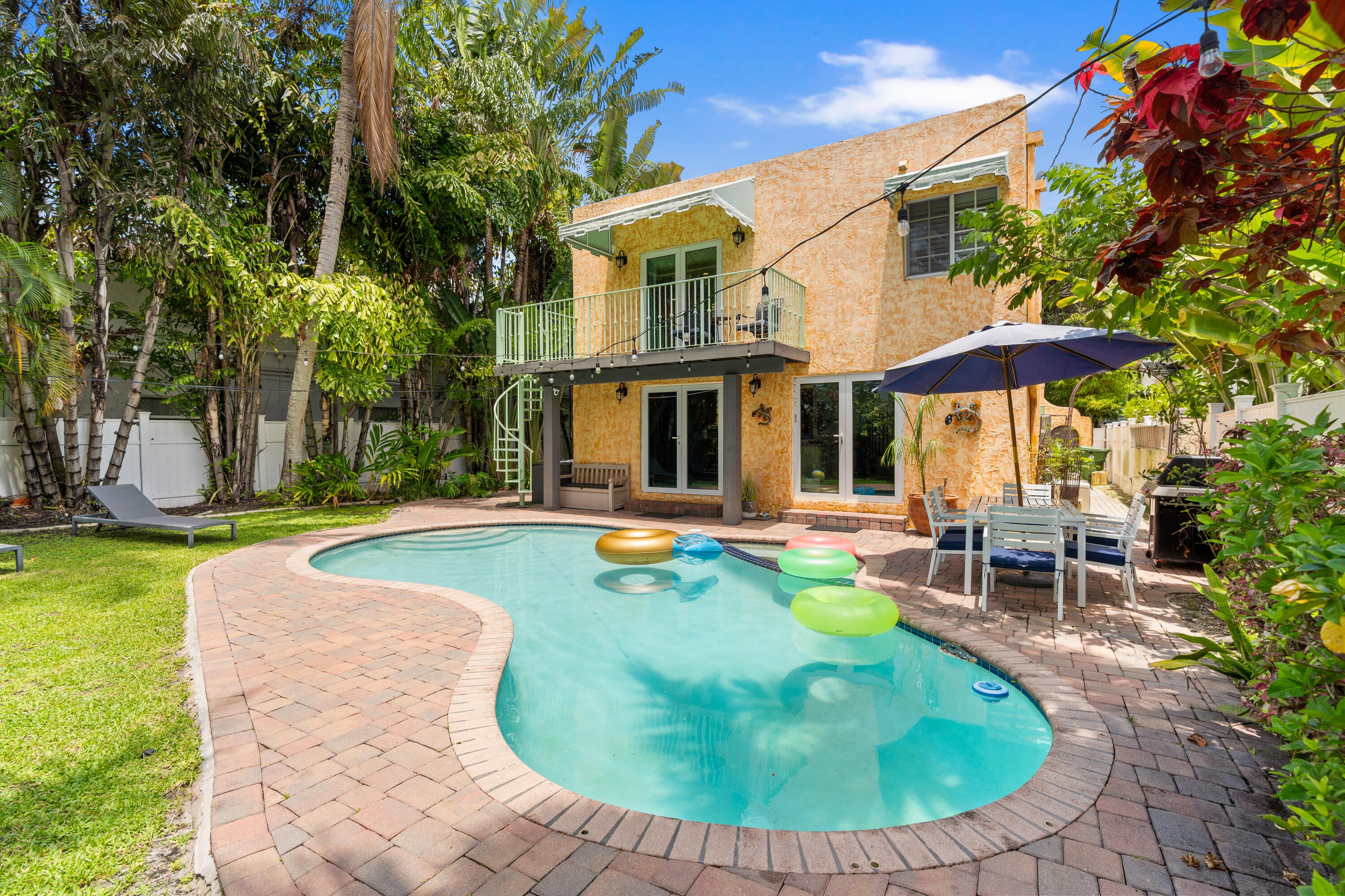 614 SE 5TH Court