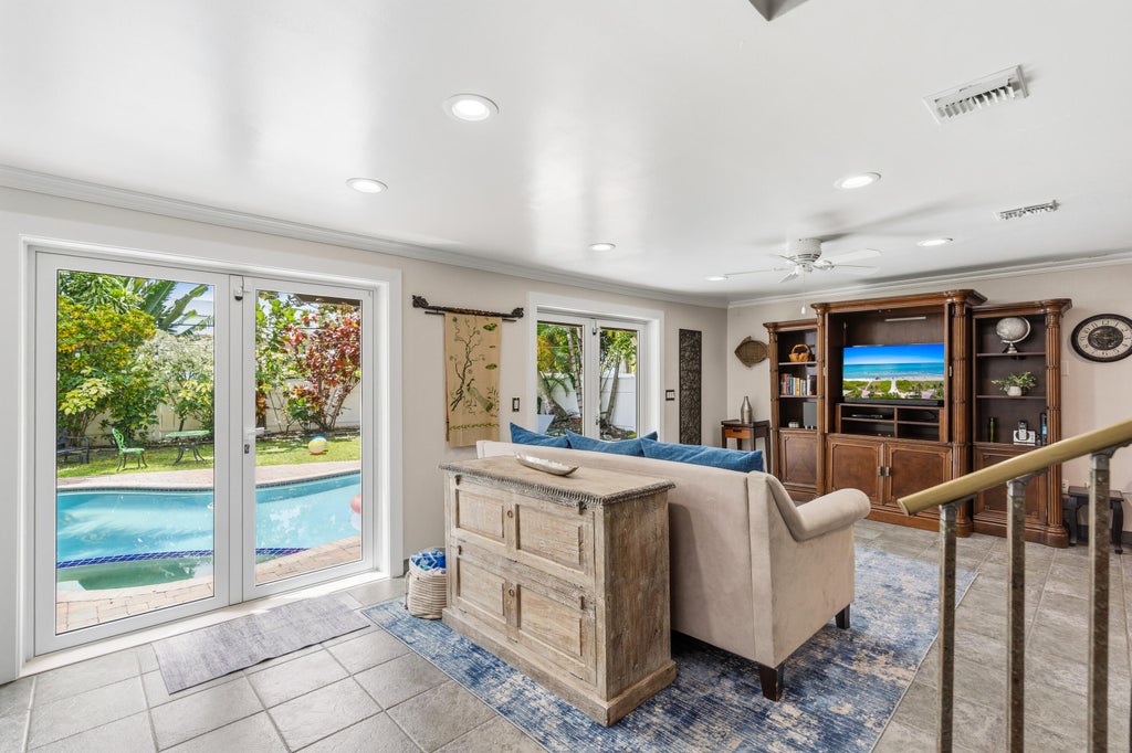 Photo of 614 SE 5TH Court, Fort Lauderdale, FL 33301 (MLS # B26081321)