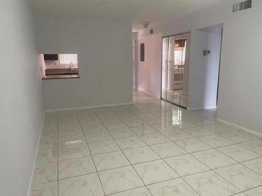 MOVE IN SPECIAL - 1ST MONTH AND SECURITY, NO LAST MONTH (RENTED AS IS)ASSOCIATION REQUIRES 600 CREDIT SCORE