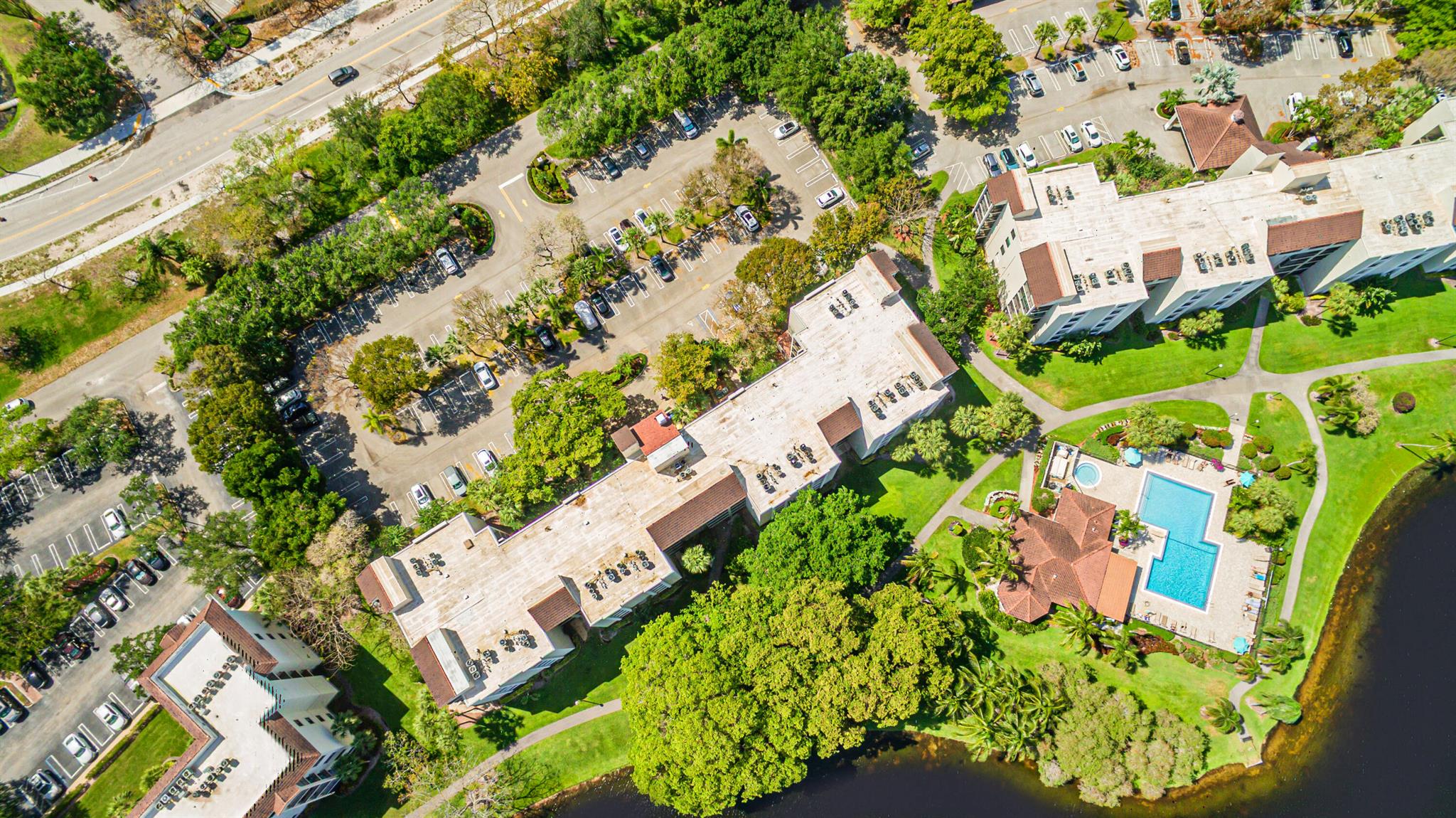 LAKESIDE CONDO - Residential Lease