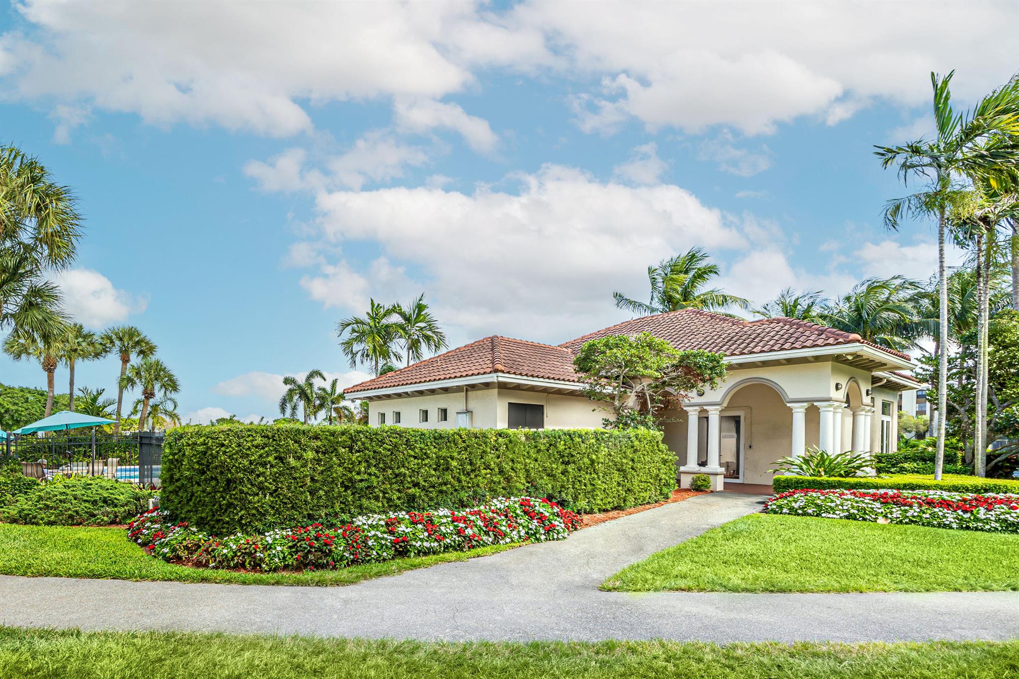 LAKESIDE CONDO - Residential Lease