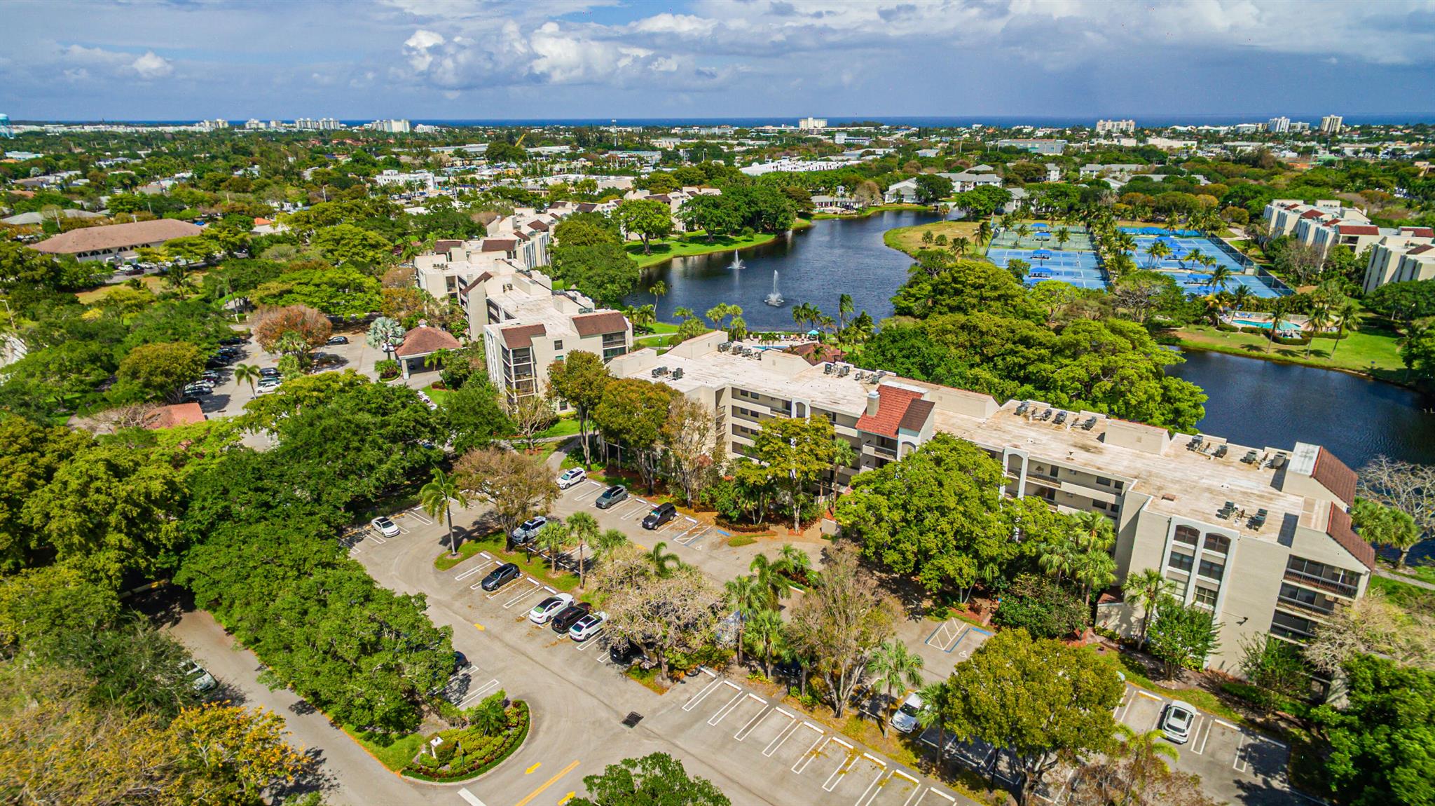 LAKESIDE CONDO - Residential Lease