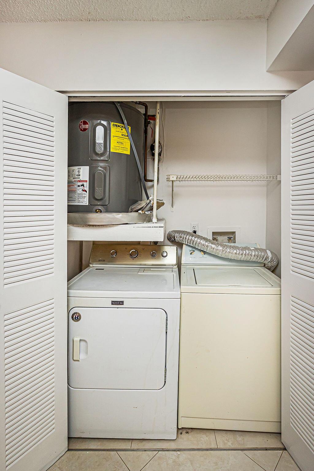 LAKESIDE CONDO - Residential Lease