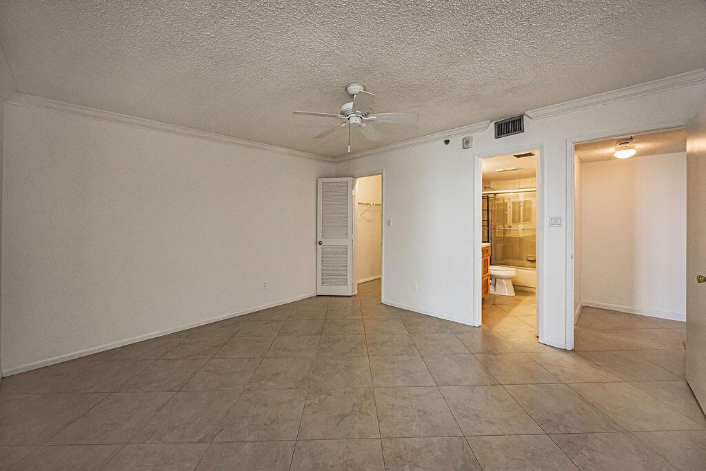 LAKESIDE CONDO - Residential Lease