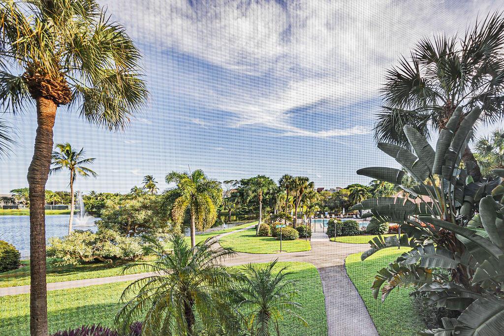 LAKESIDE CONDO - Residential Lease