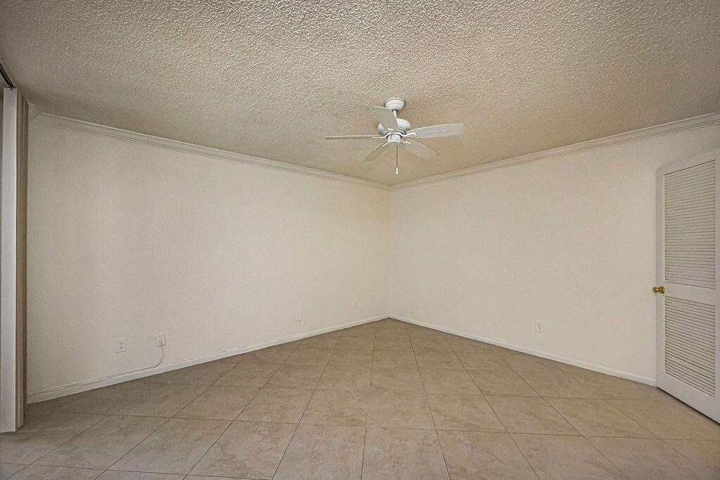 LAKESIDE CONDO - Residential Lease