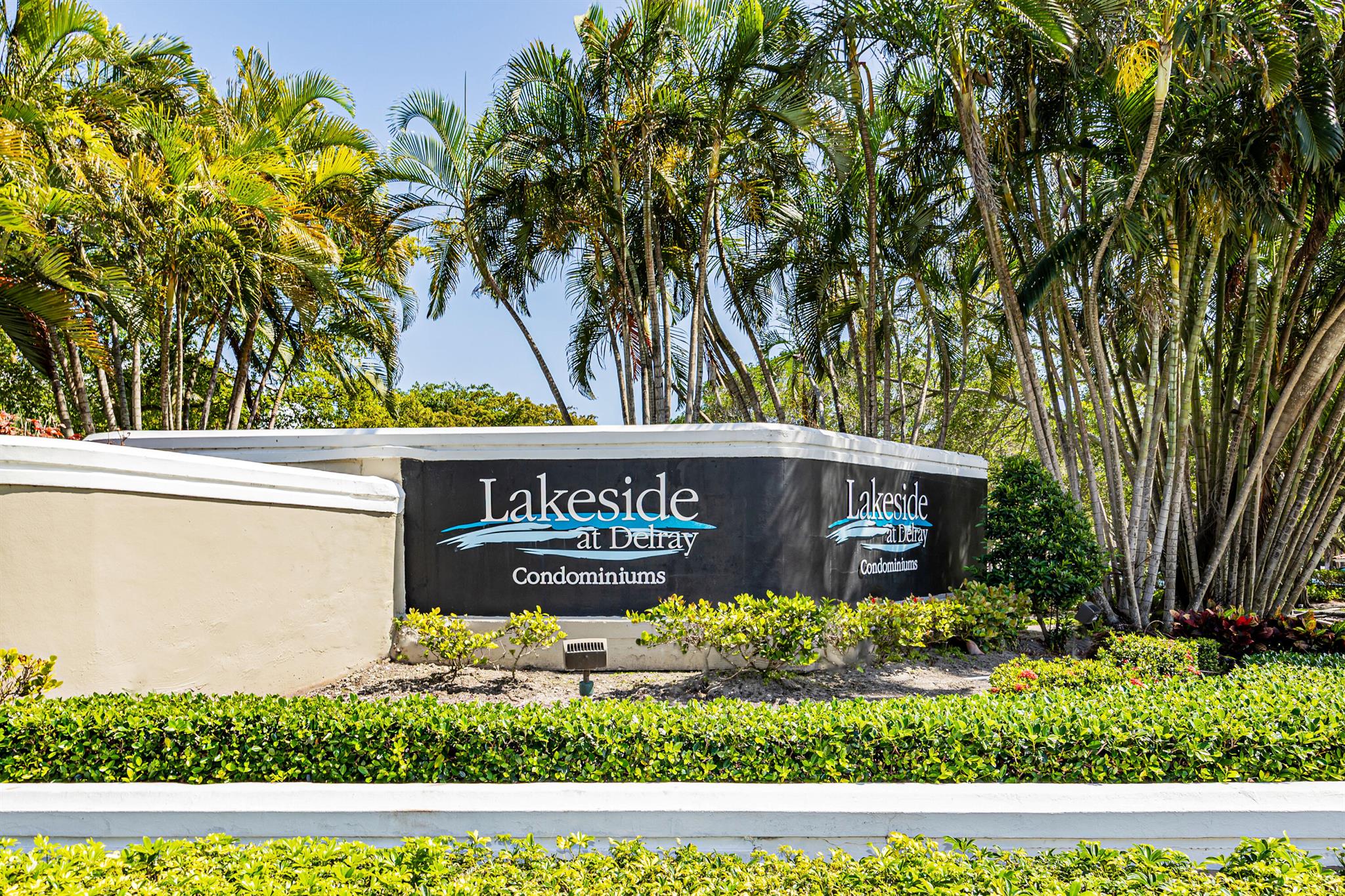 LAKESIDE CONDO - Residential Lease