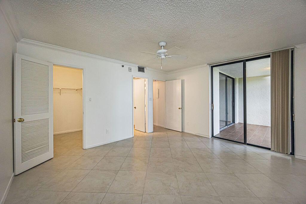 LAKESIDE CONDO - Residential Lease