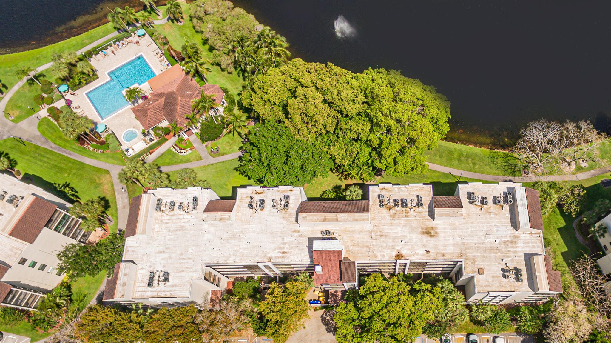 LAKESIDE CONDO - Residential Lease