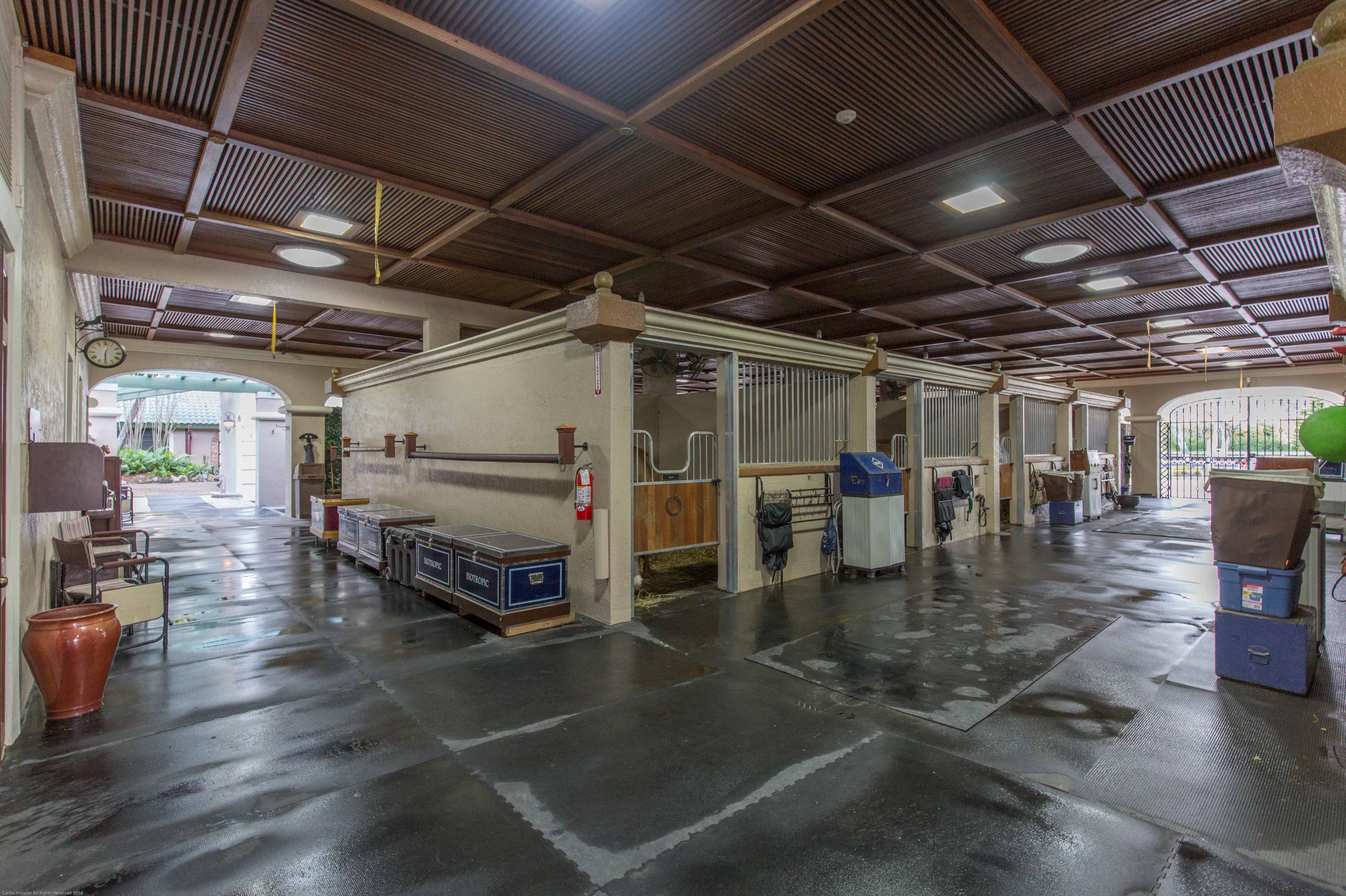 GRAND PRIX FARMS - Residential