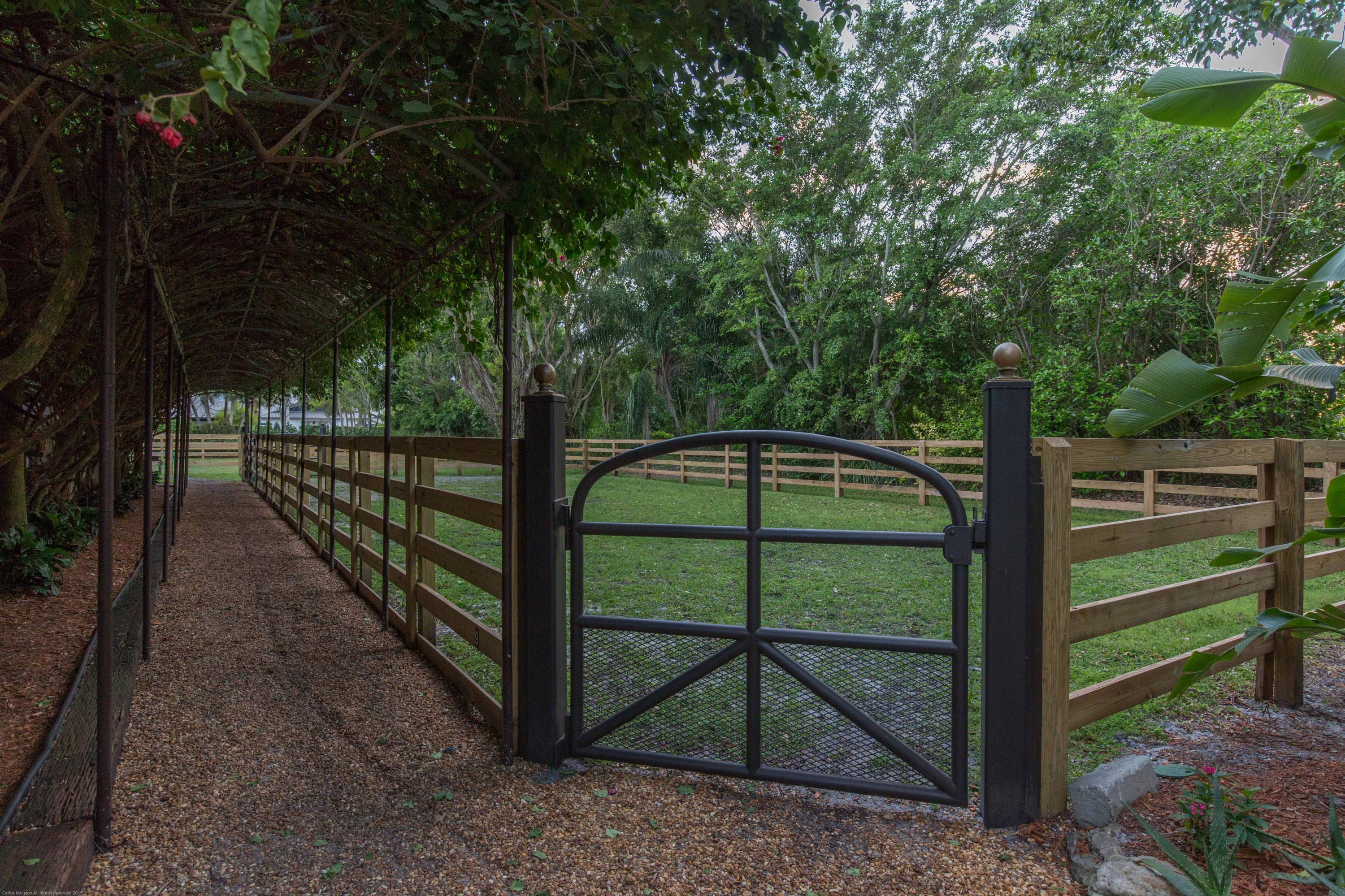 GRAND PRIX FARMS - Residential