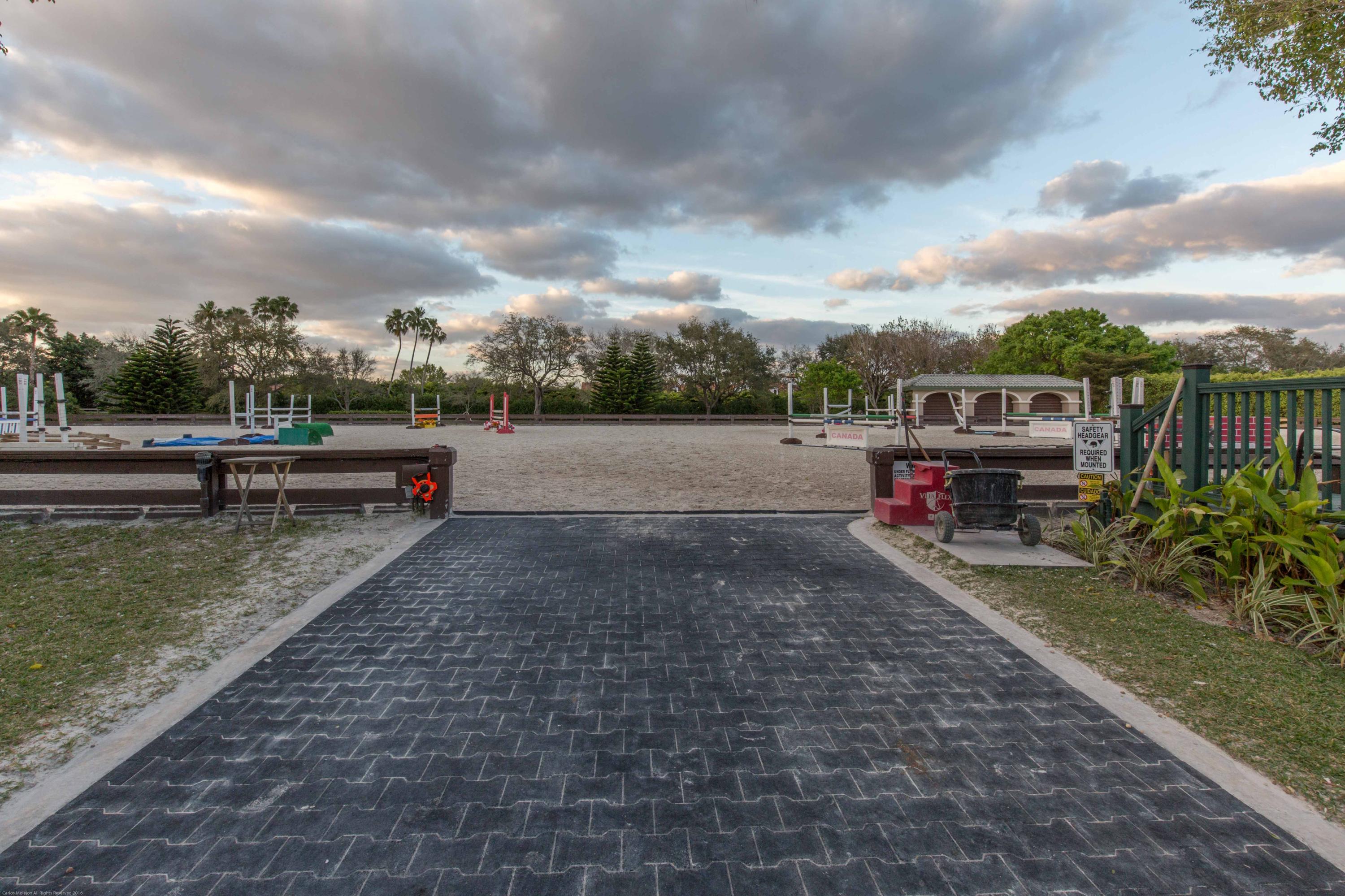 GRAND PRIX FARMS - Residential