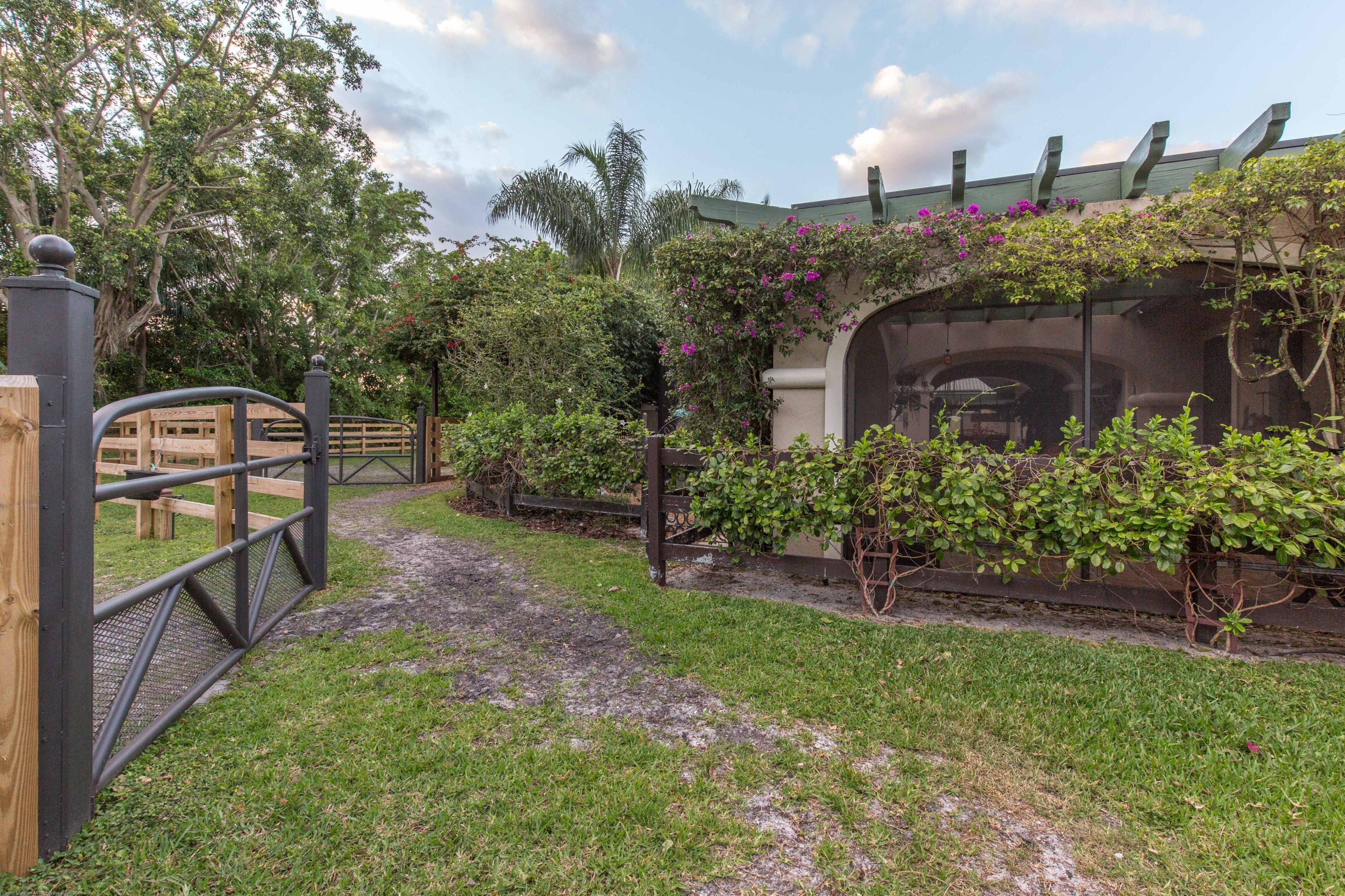 GRAND PRIX FARMS - Residential