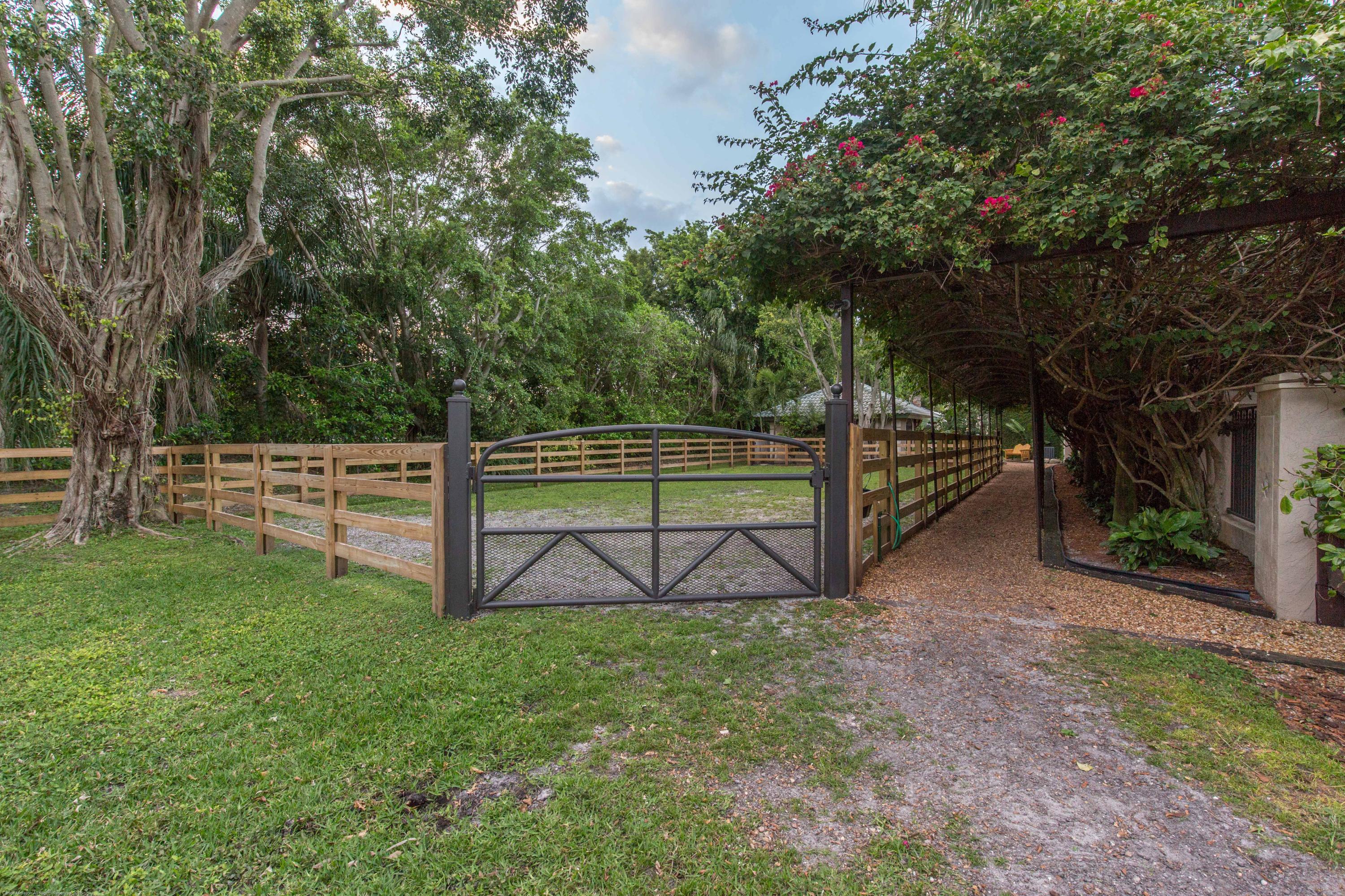 GRAND PRIX FARMS - Residential