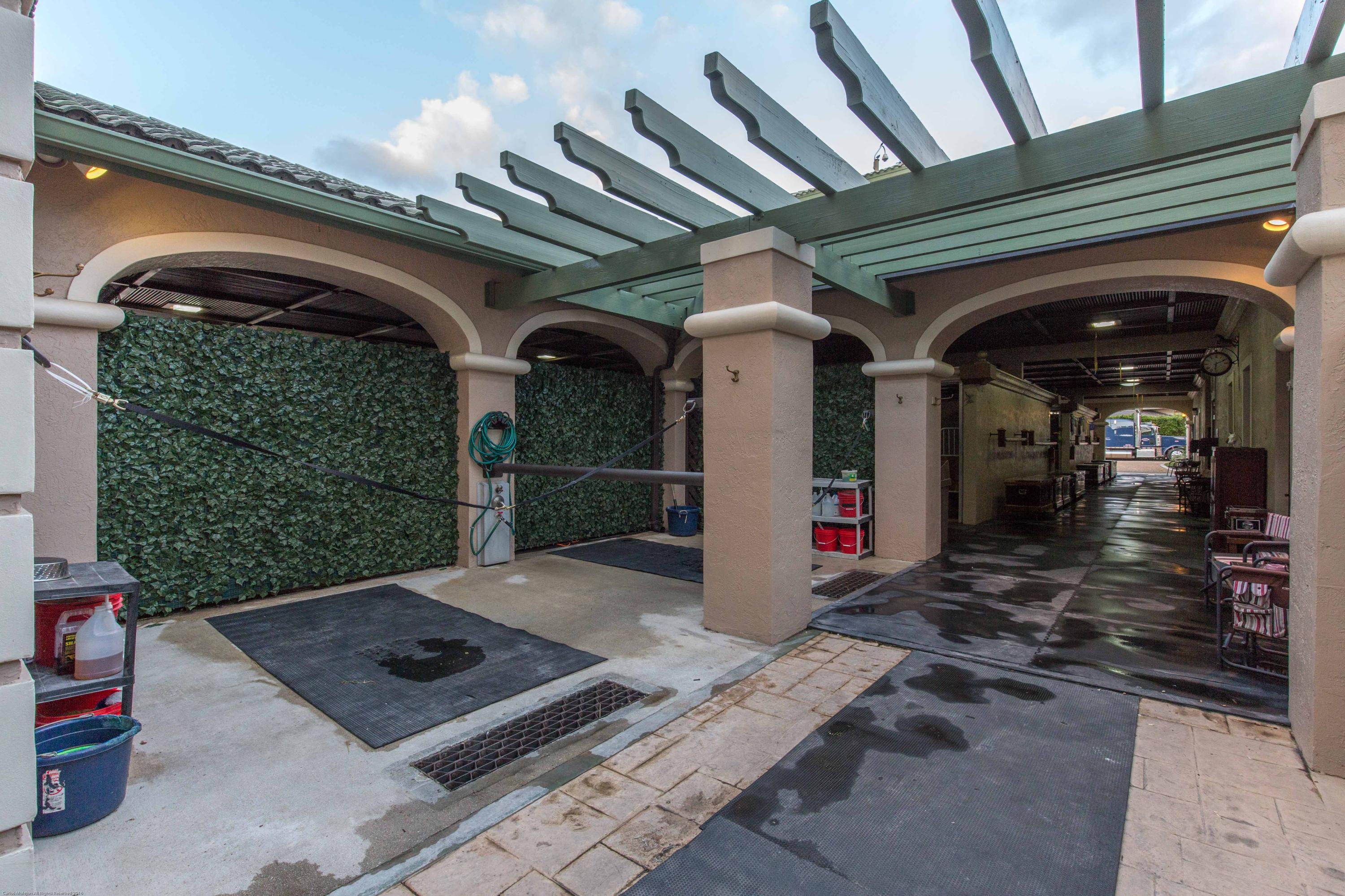 GRAND PRIX FARMS - Residential