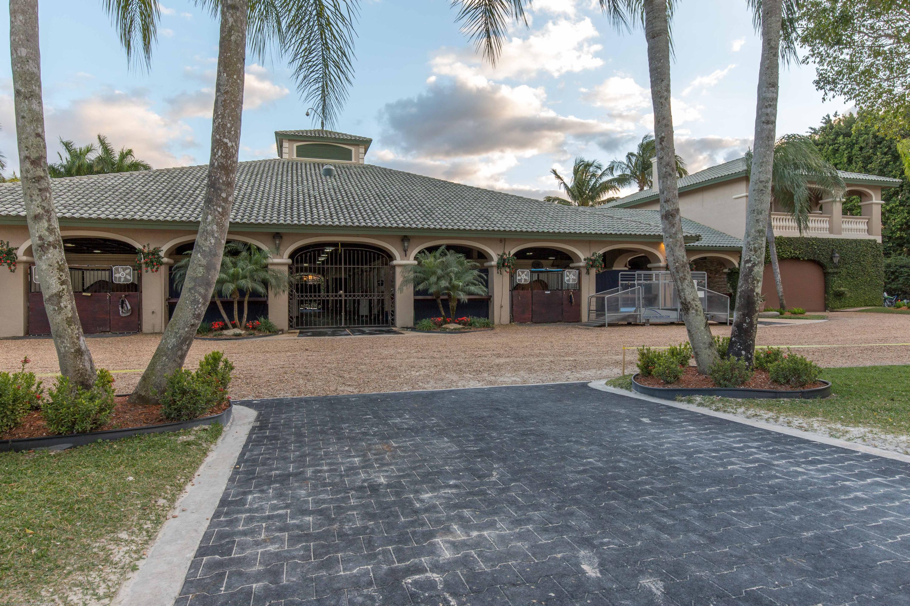 GRAND PRIX FARMS - Residential