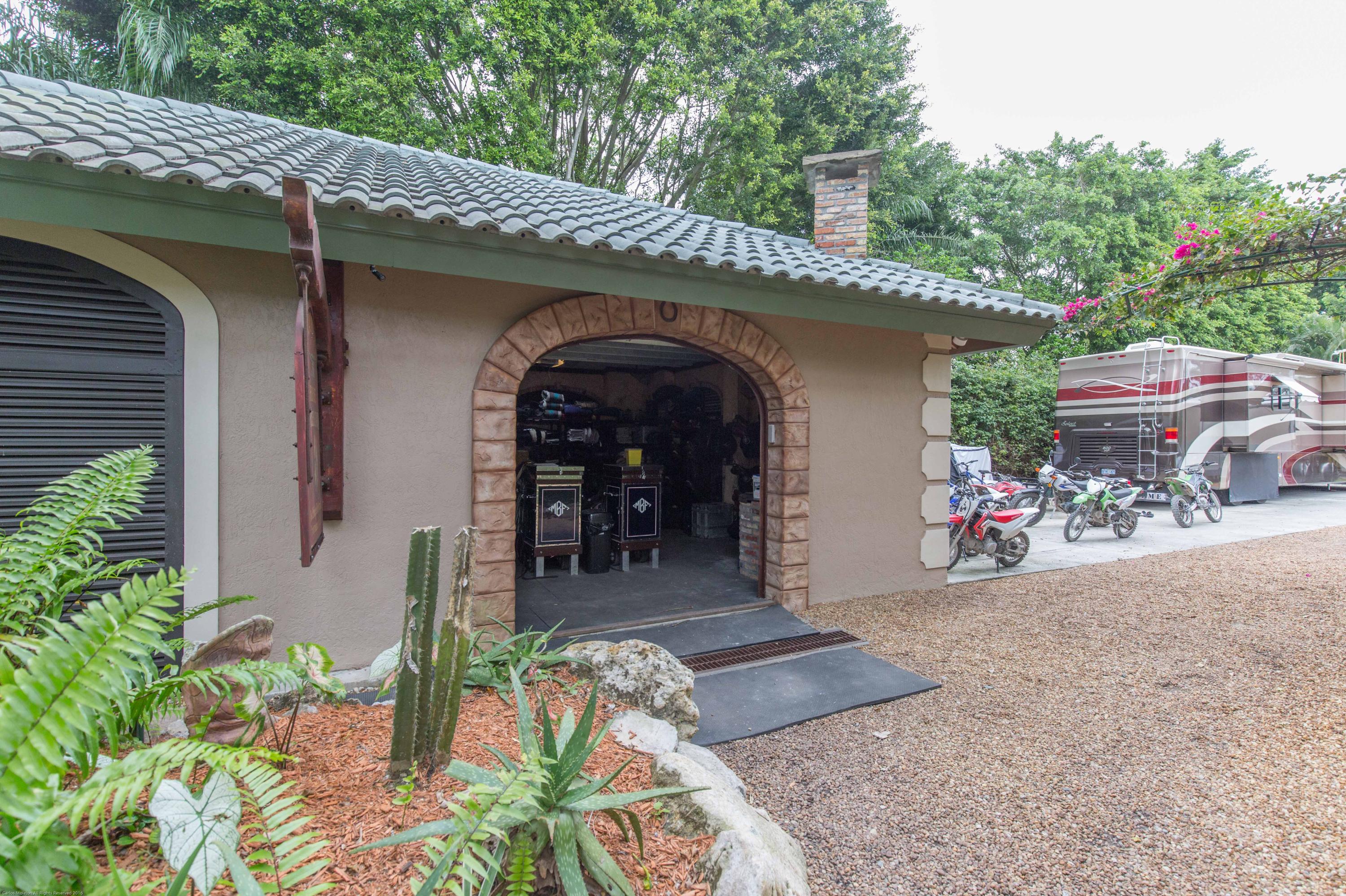 GRAND PRIX FARMS - Residential