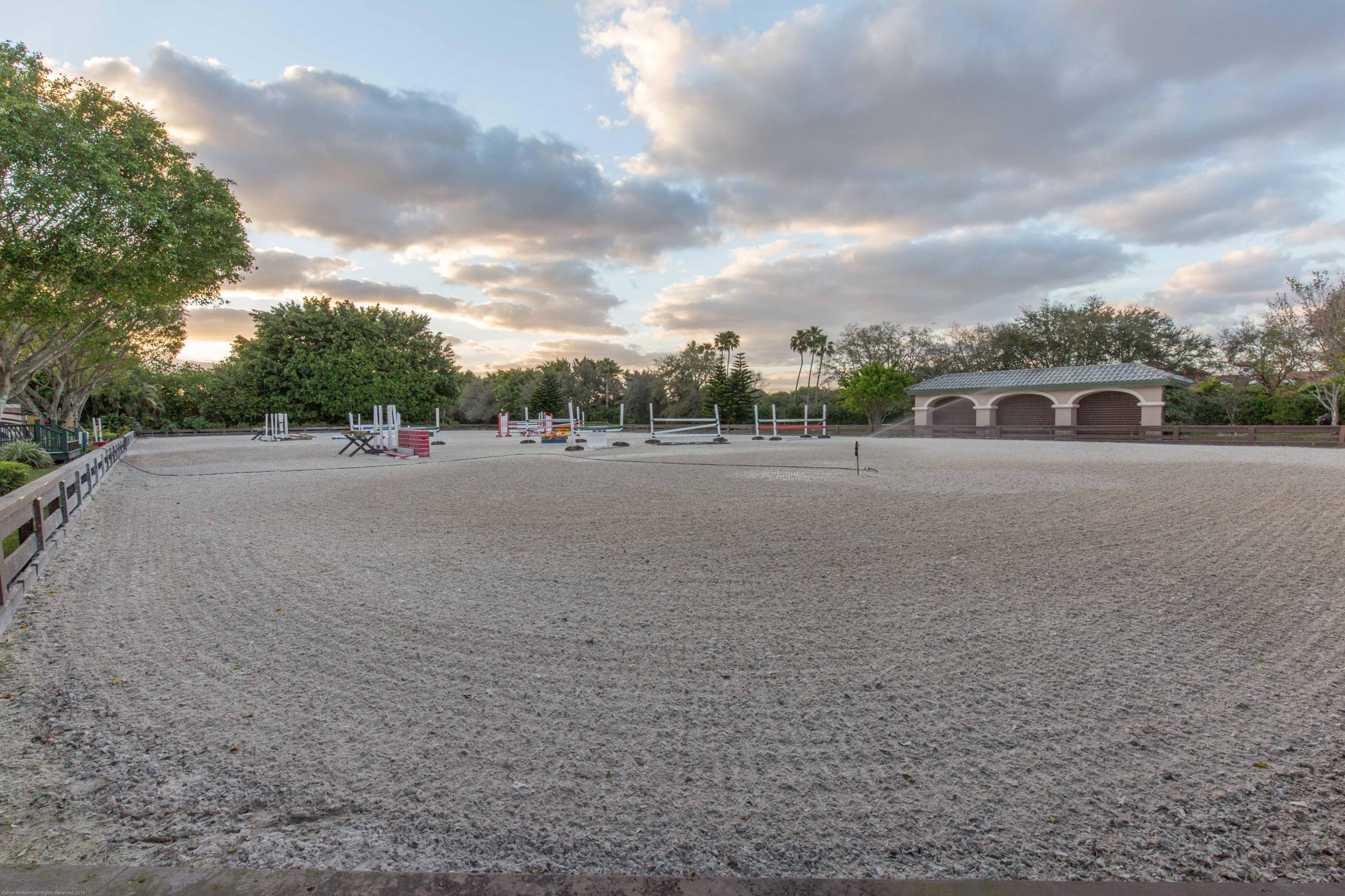 GRAND PRIX FARMS - Residential