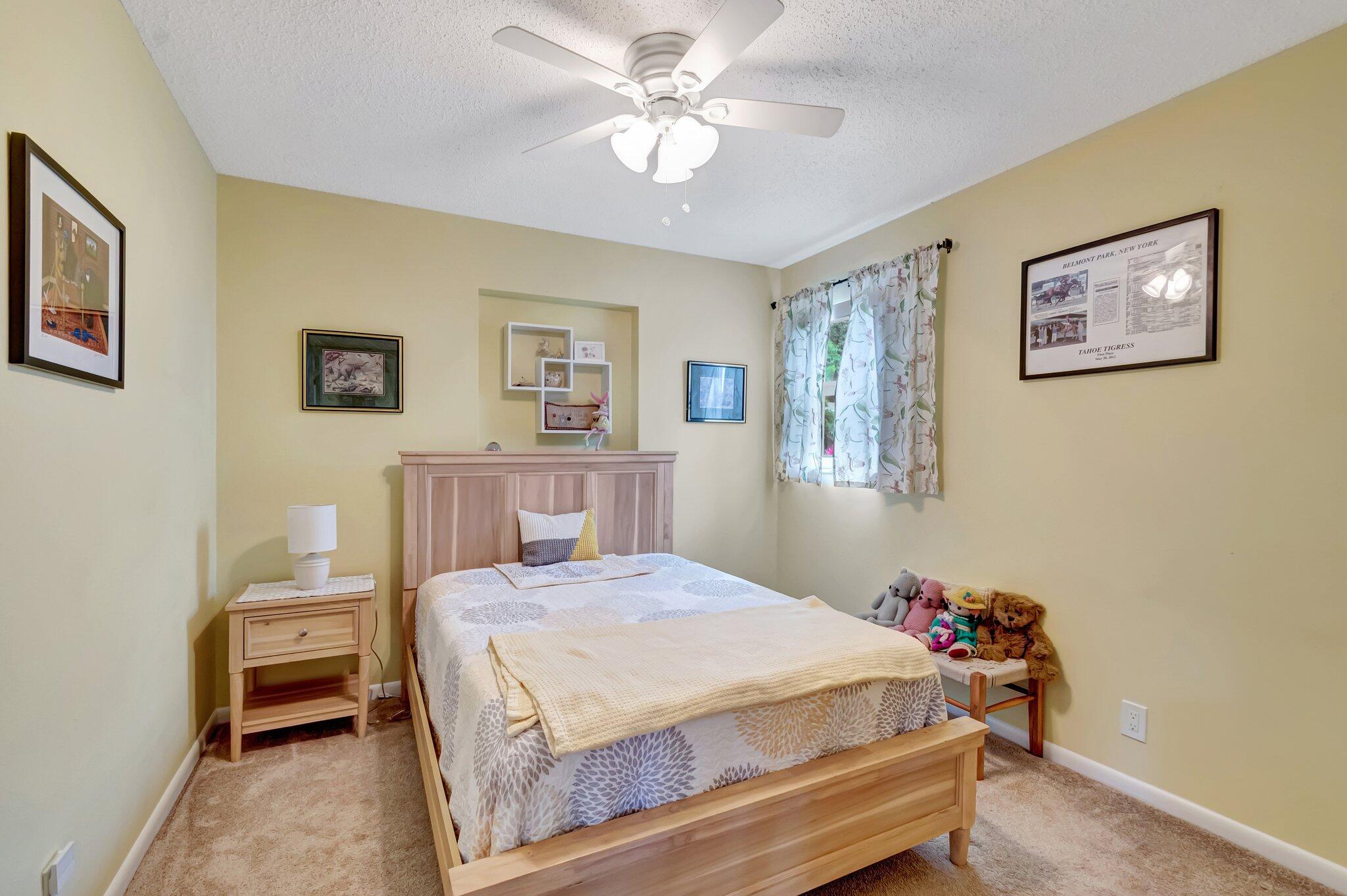 TROPICAL COUNTRY ESTATES - Residential