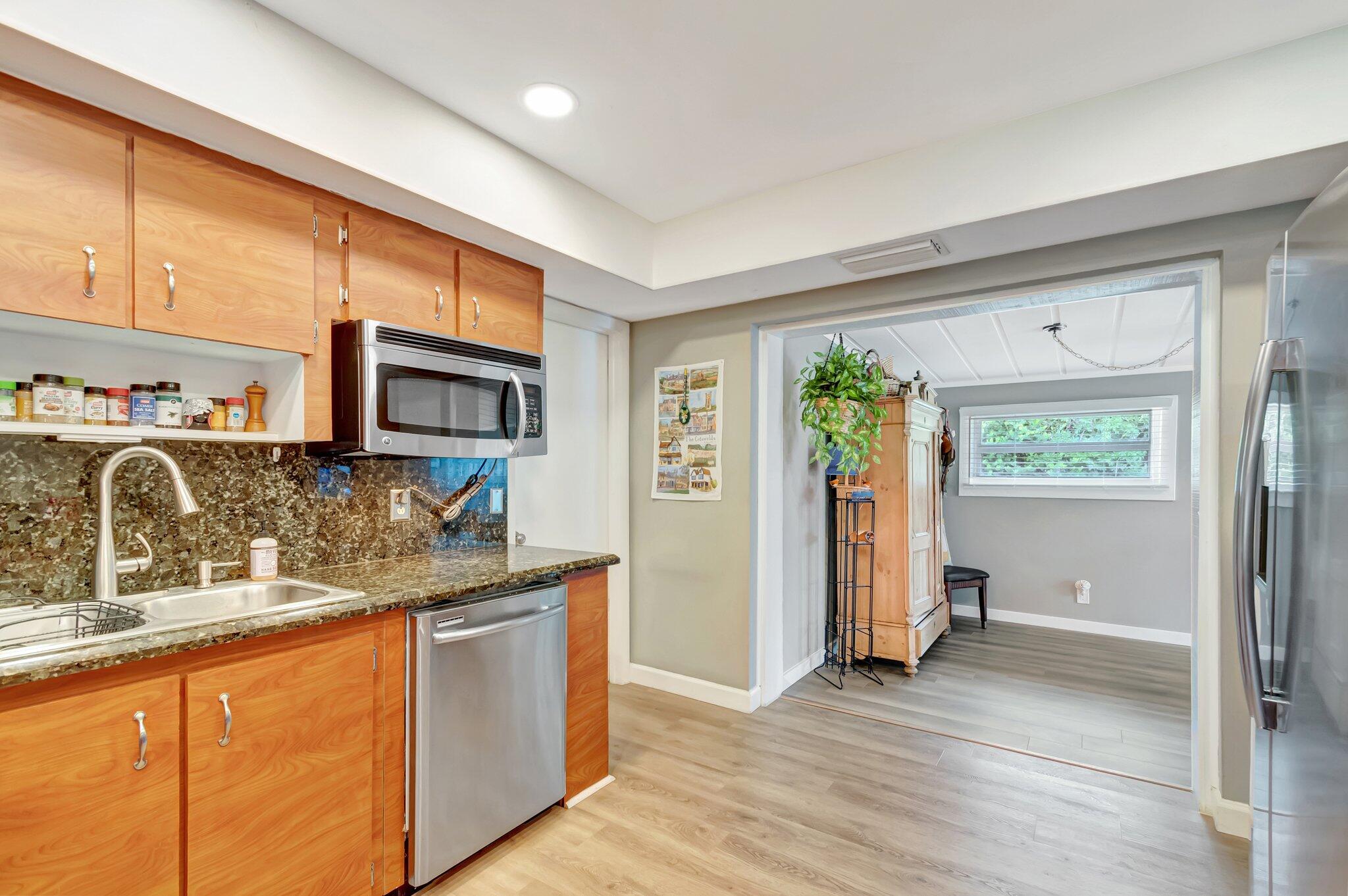 TROPICAL COUNTRY ESTATES - Residential