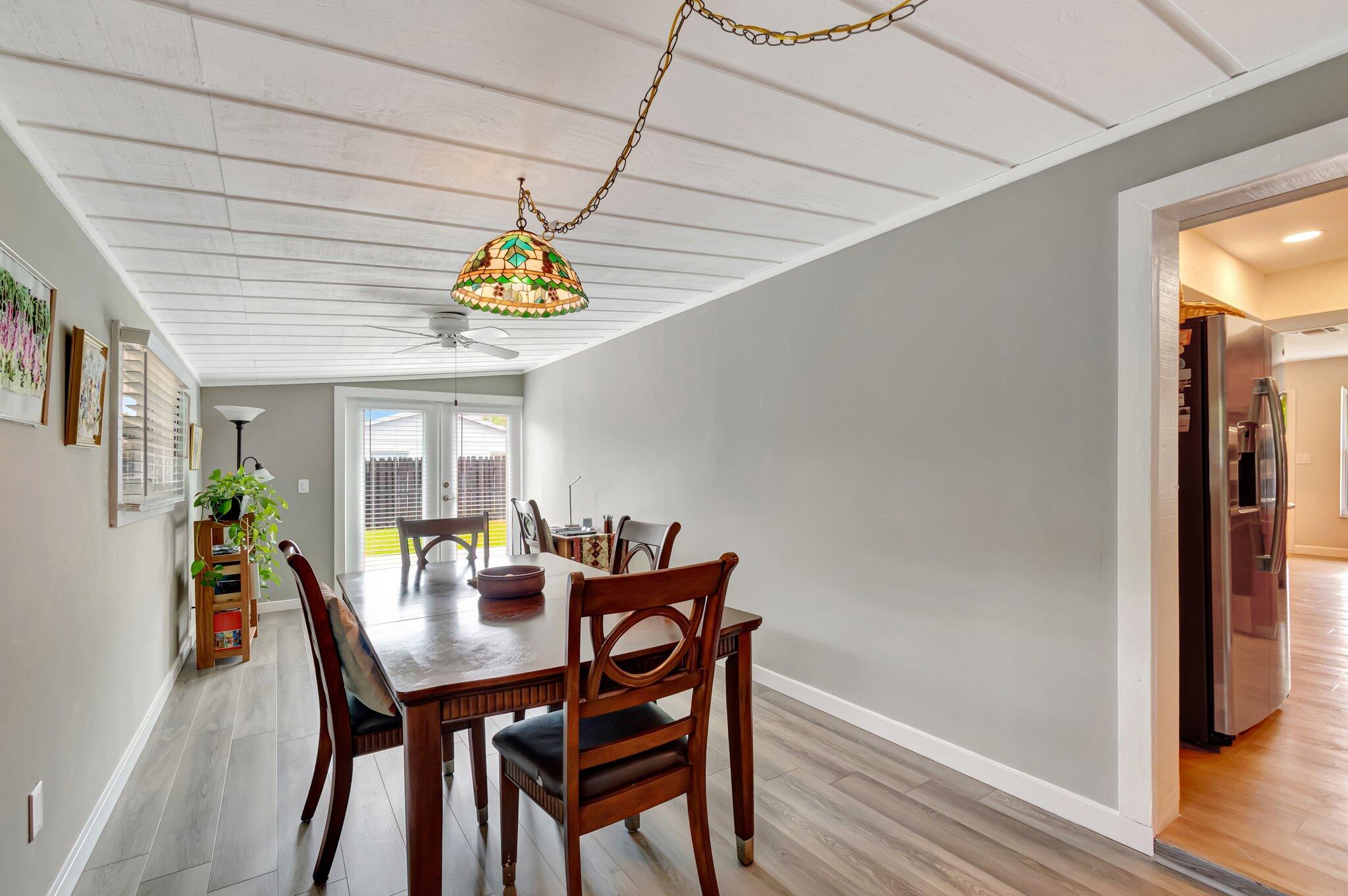 TROPICAL COUNTRY ESTATES - Residential