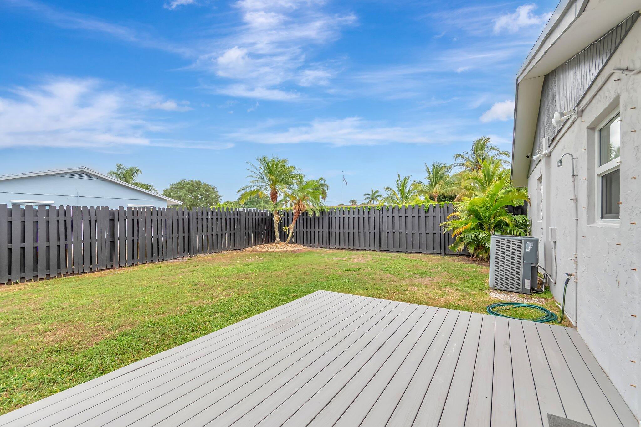 TROPICAL COUNTRY ESTATES - Residential