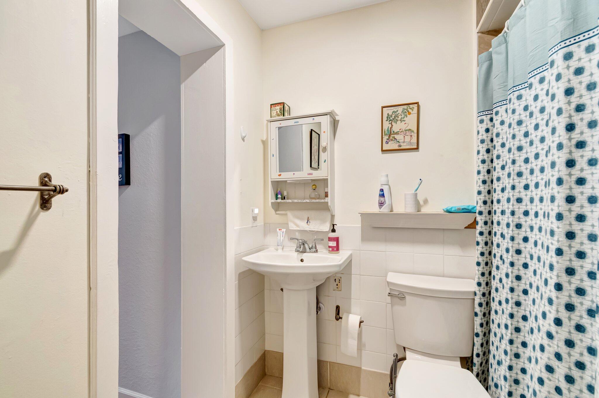 TROPICAL COUNTRY ESTATES - Residential