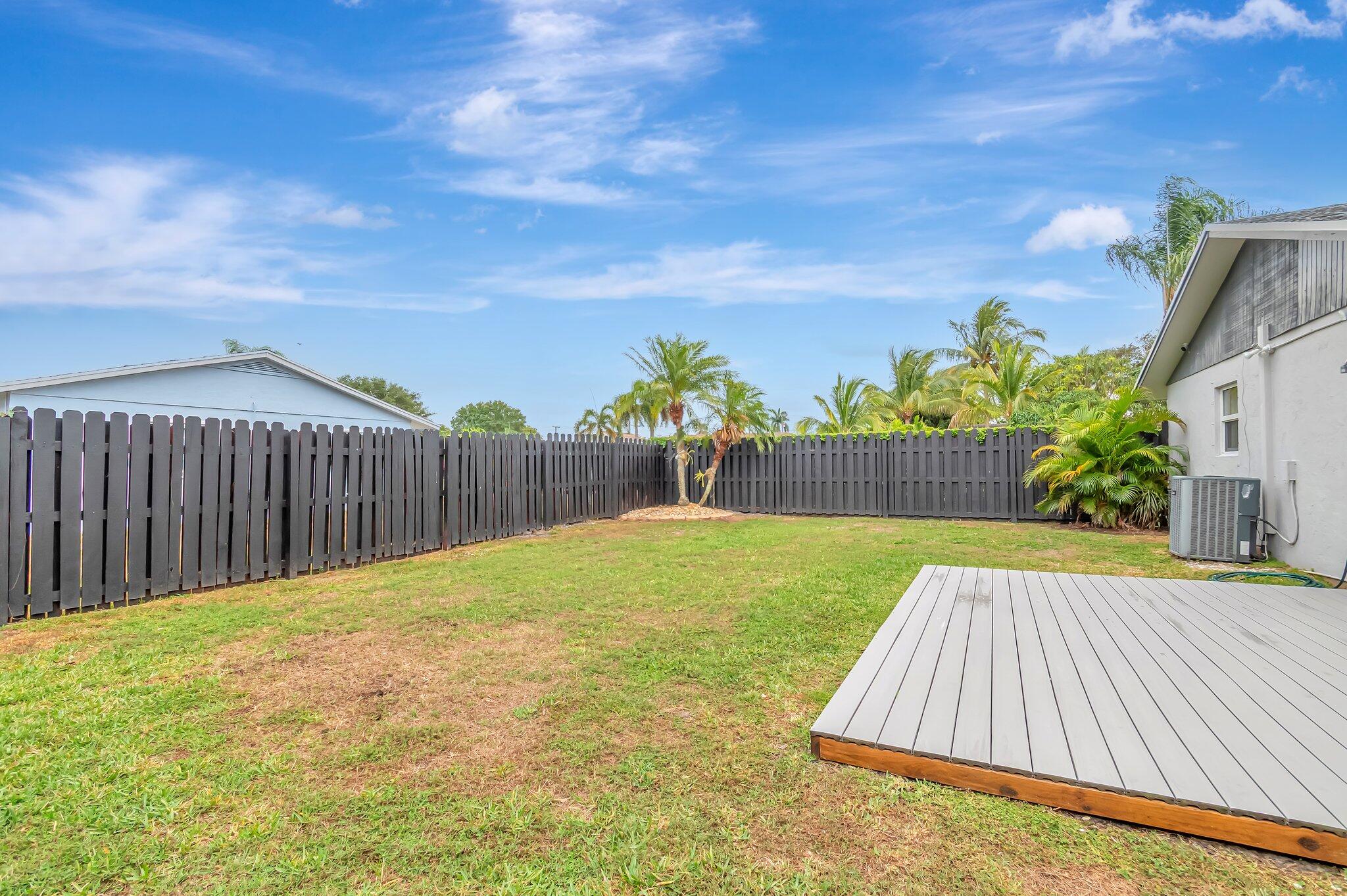 TROPICAL COUNTRY ESTATES - Residential