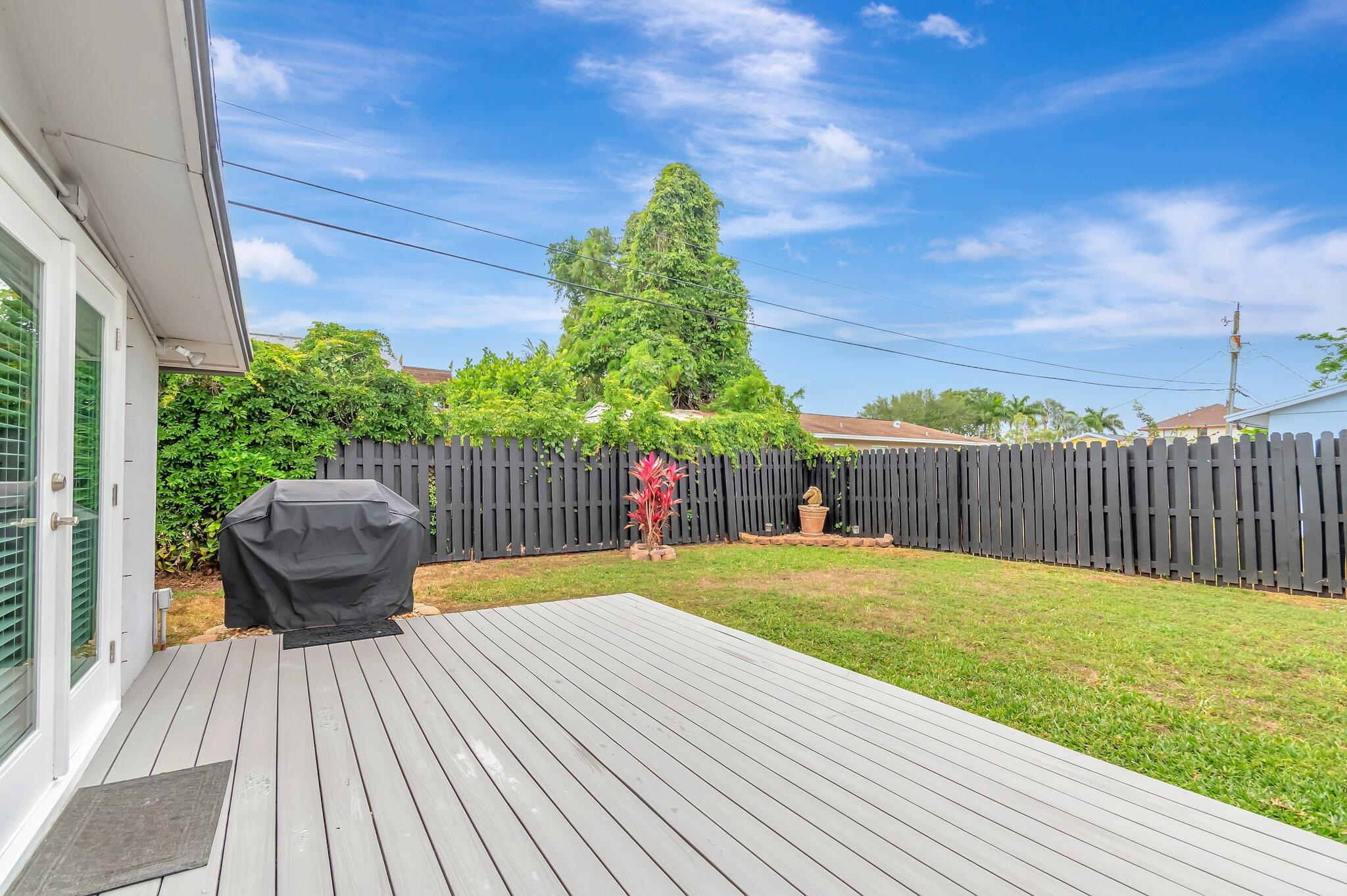 TROPICAL COUNTRY ESTATES - Residential