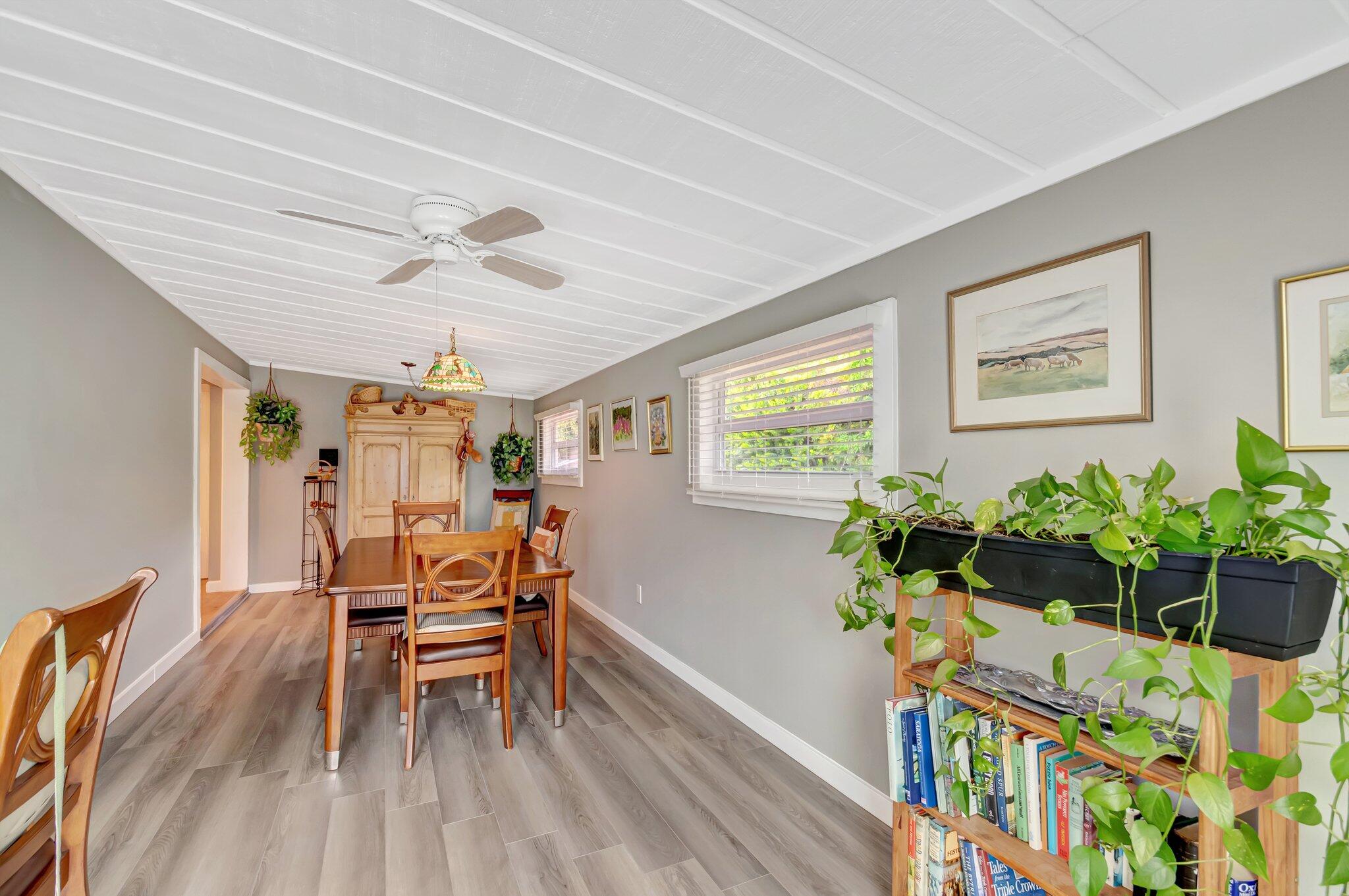 TROPICAL COUNTRY ESTATES - Residential