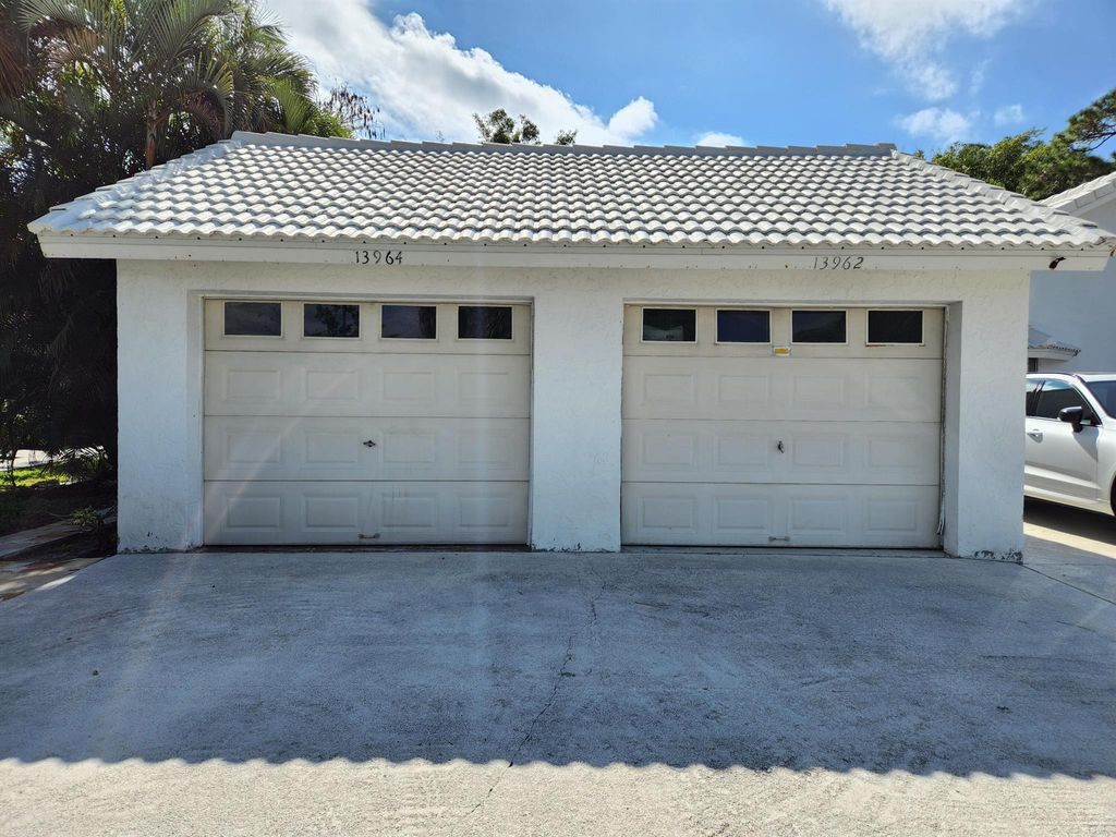 Photo of 13964 Morning Glory Dr, Wellington, FL 33414 (MLS # R11065461)