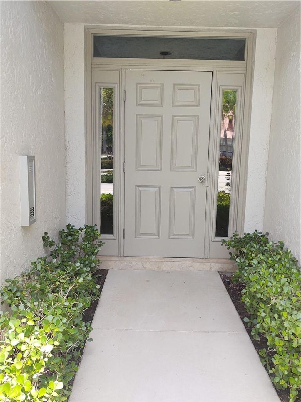 Photo of 5801 Coach House Circle #B, Boca Raton, FL 33486 (MLS # F10479394)