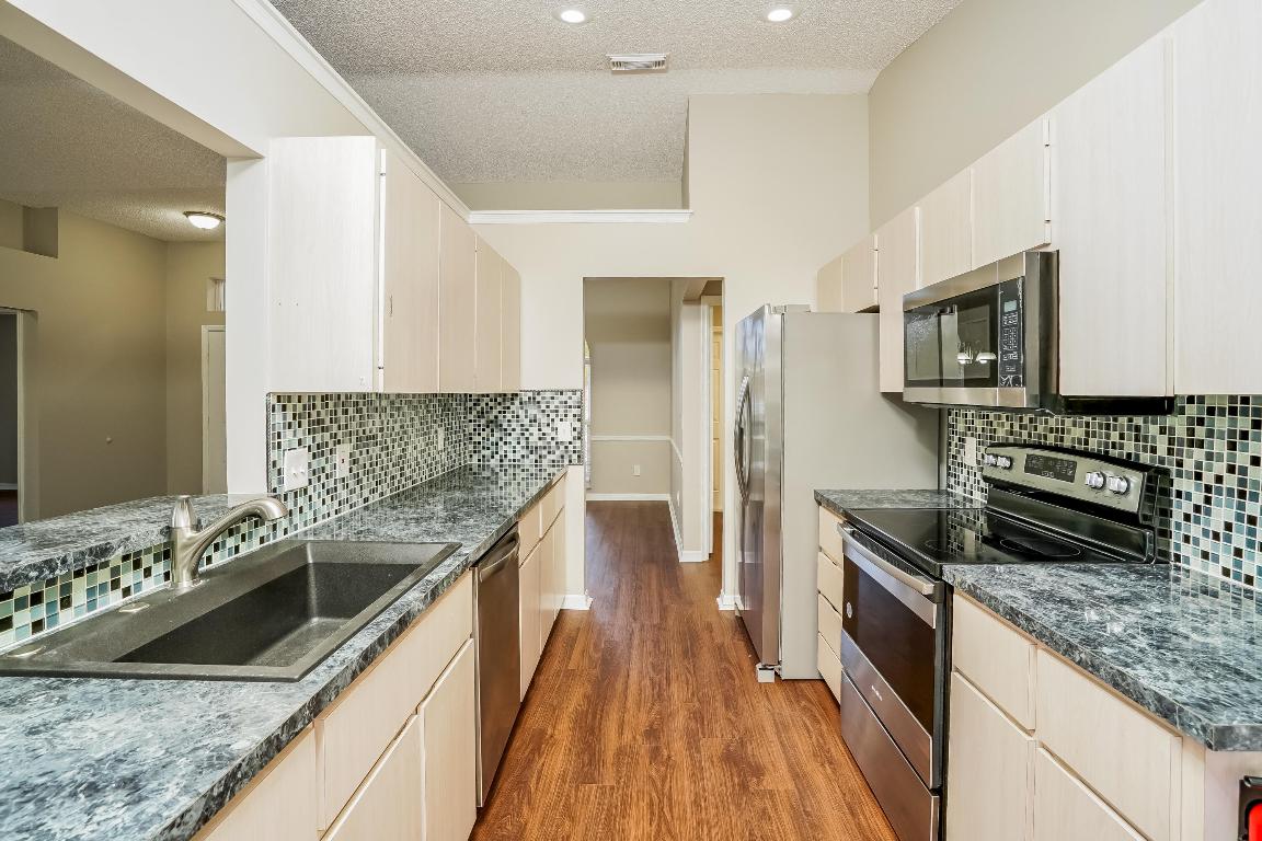 PORT ST LUCIE SECTION 9 - Residential Lease