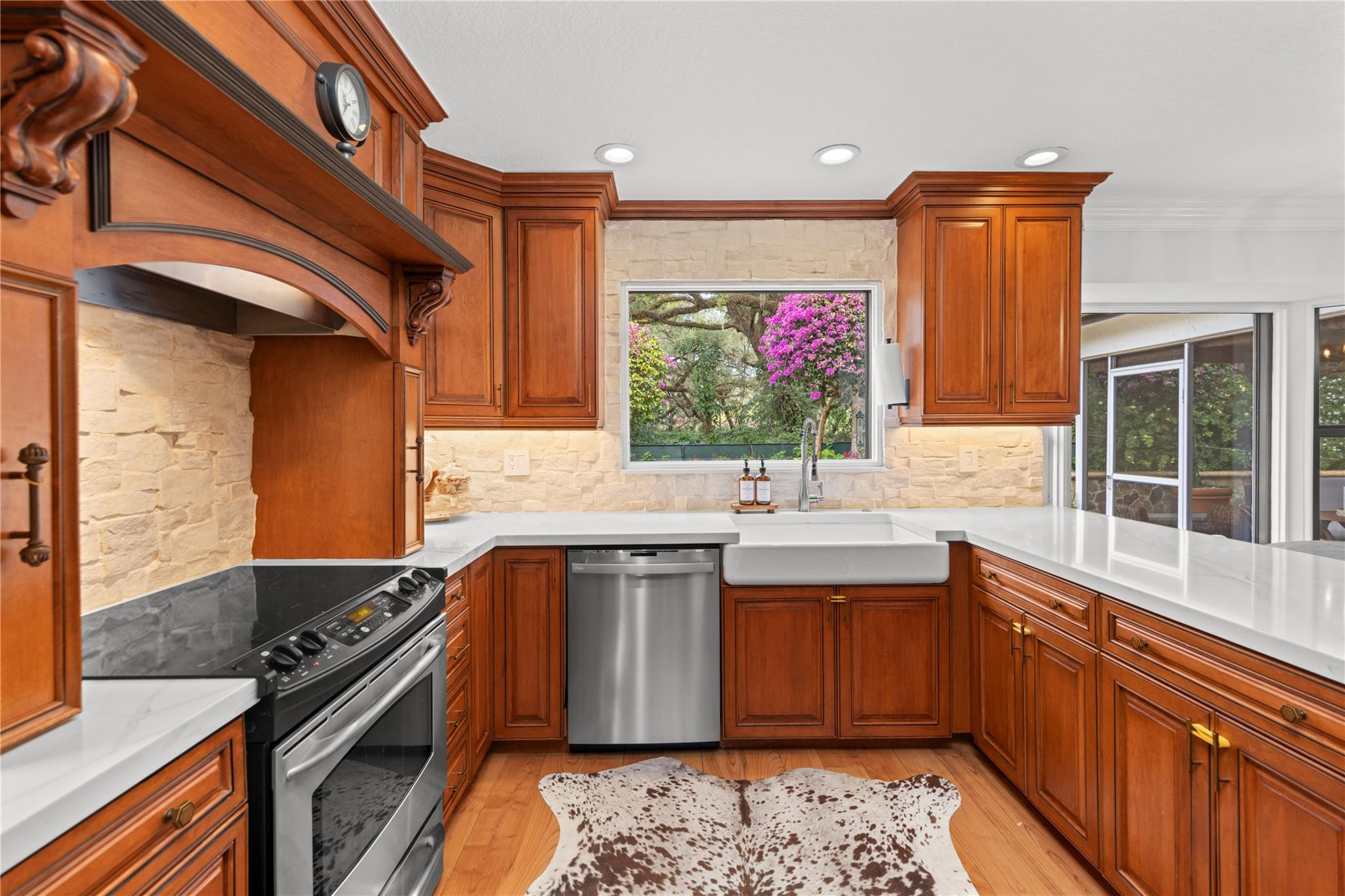 OAK KNOLL III - Residential