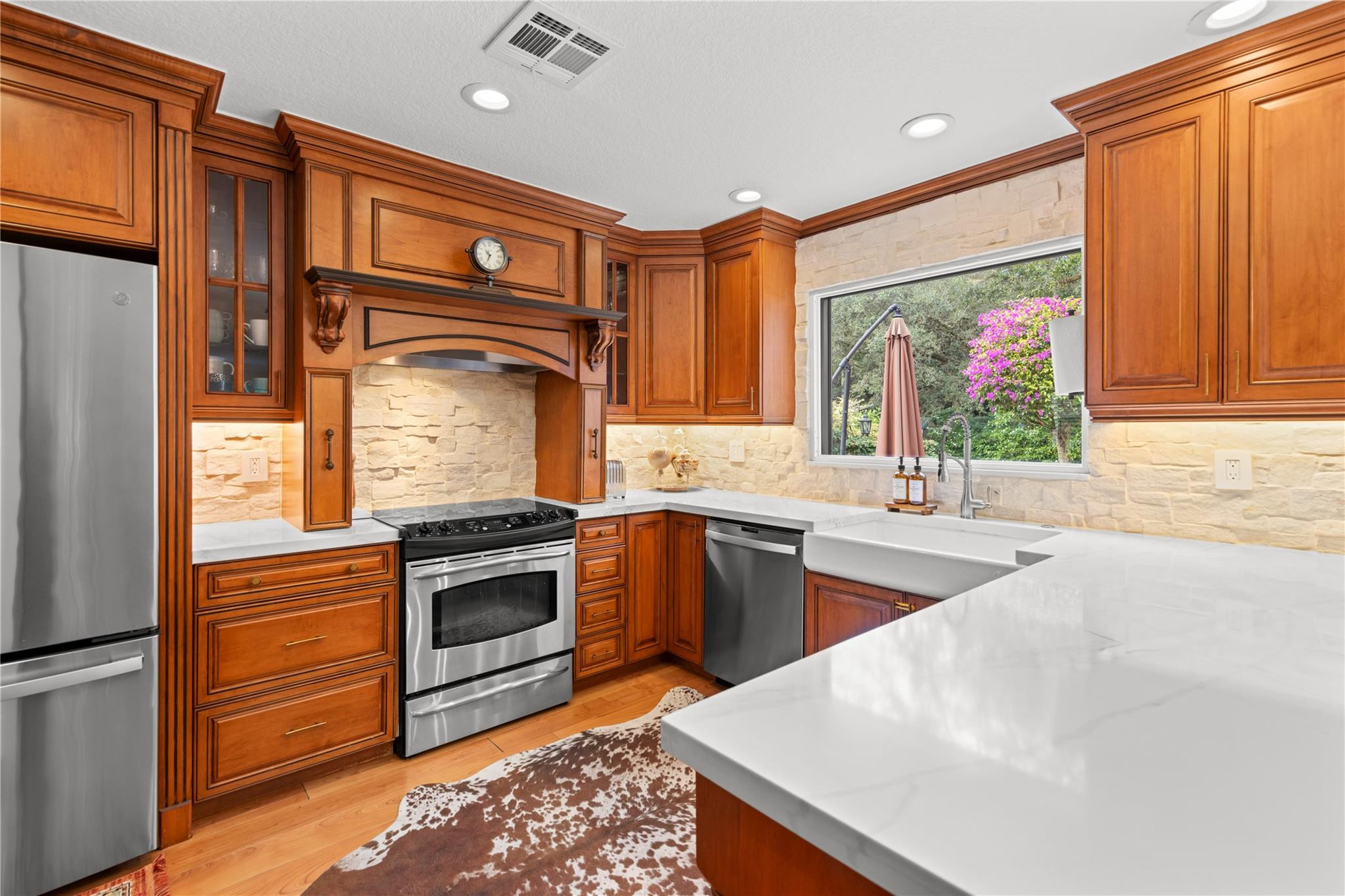 OAK KNOLL III - Residential