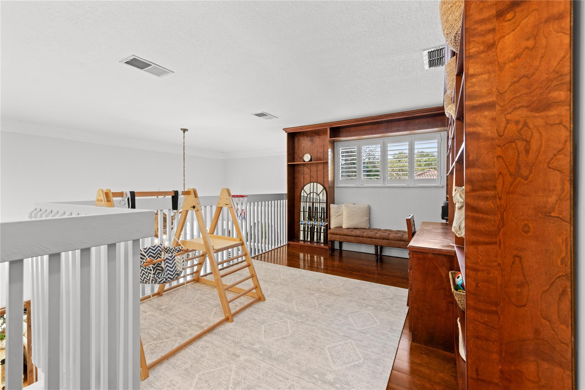 OAK KNOLL III - Residential