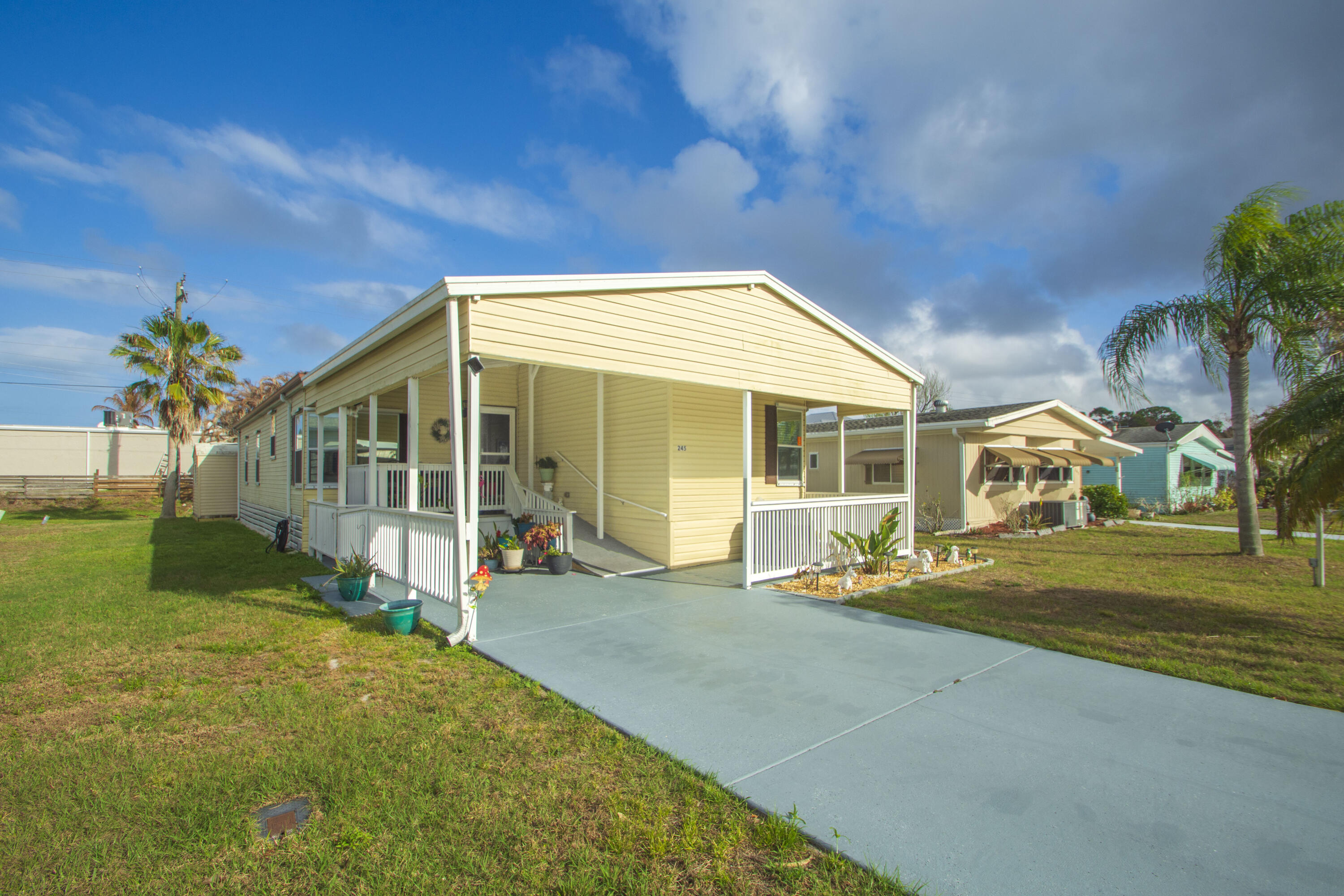 Spanish Lakes Riverfront - Residential